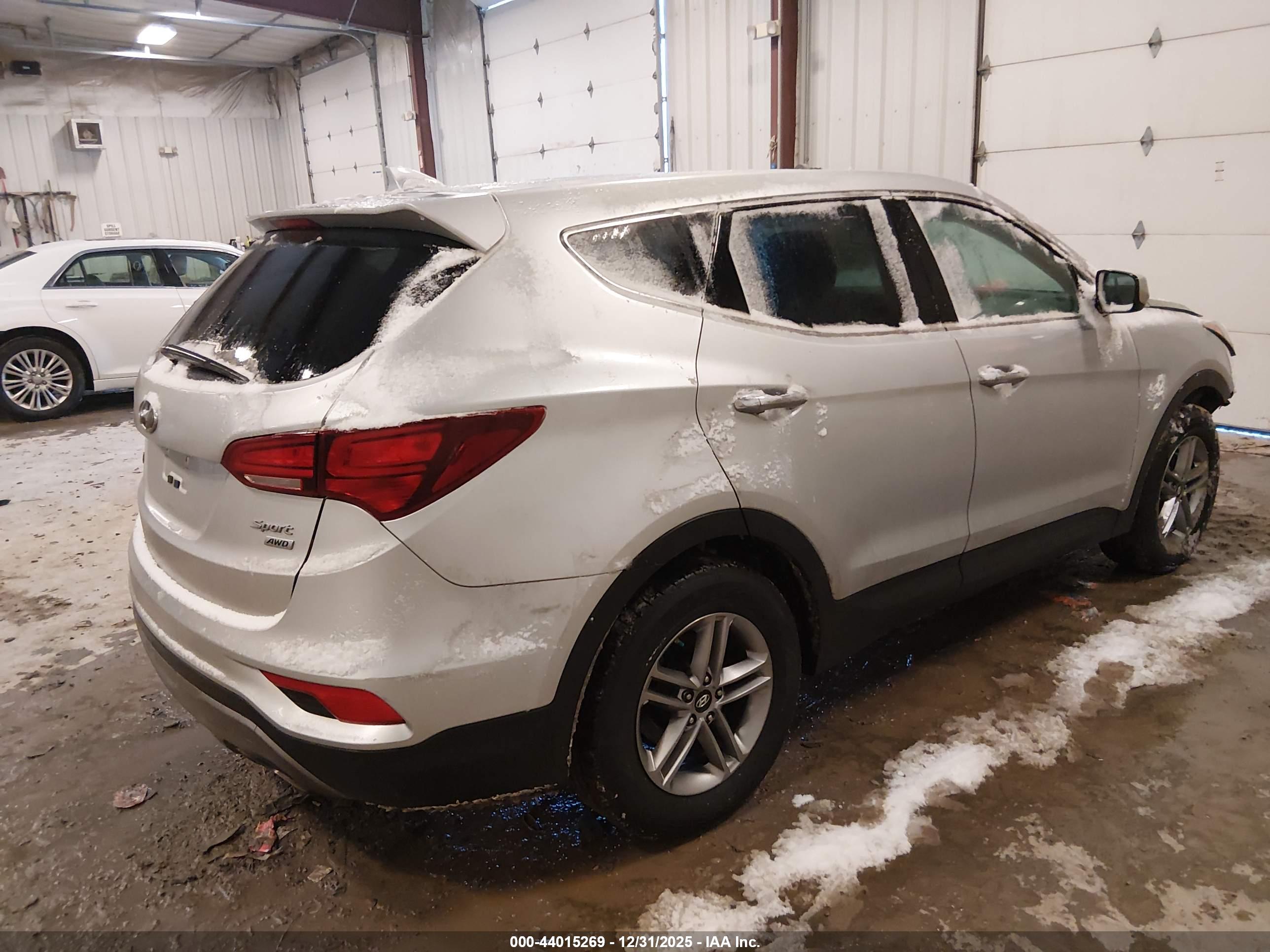 HYUNDAI SANTA image 4