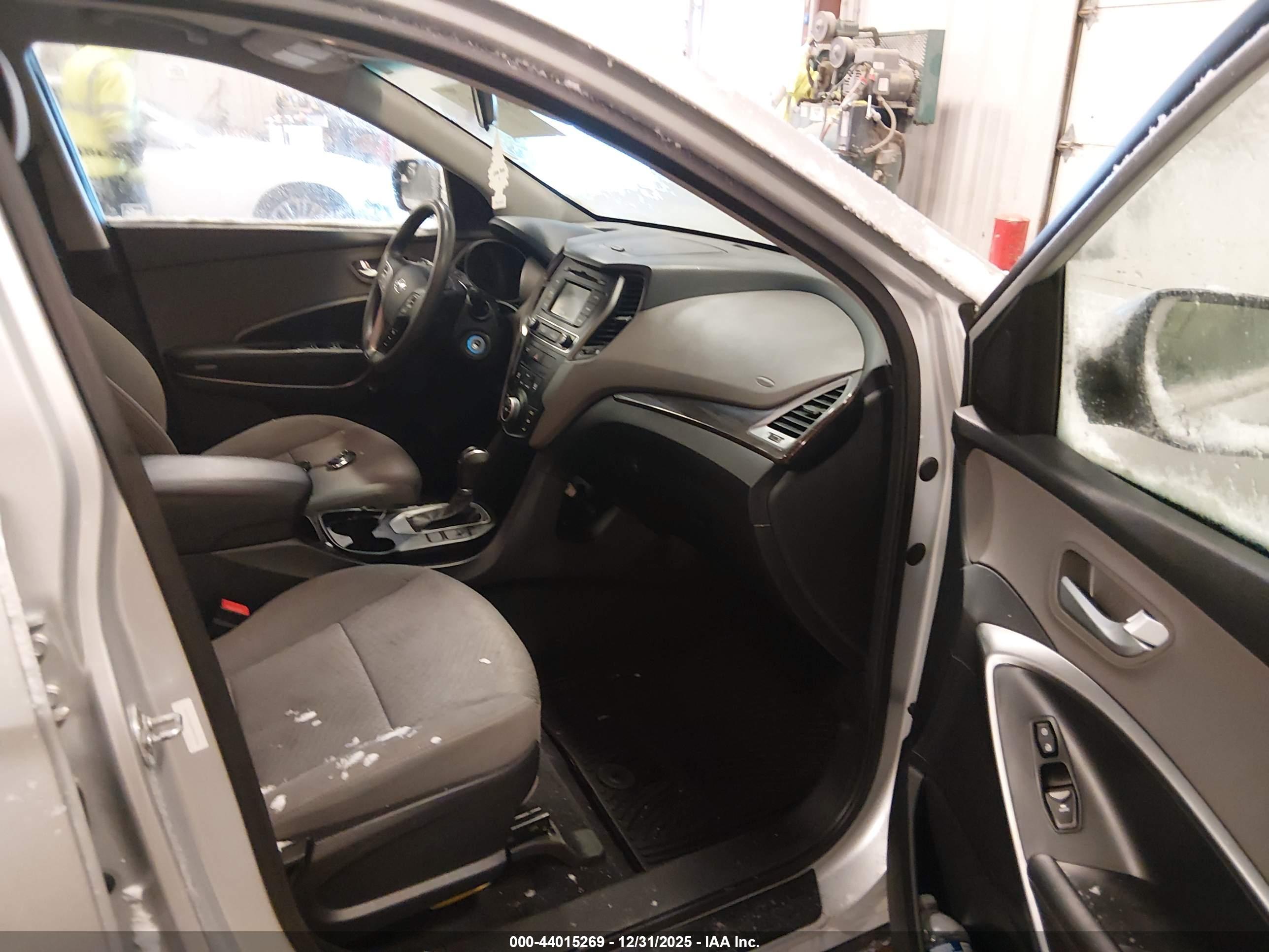 HYUNDAI SANTA image 5
