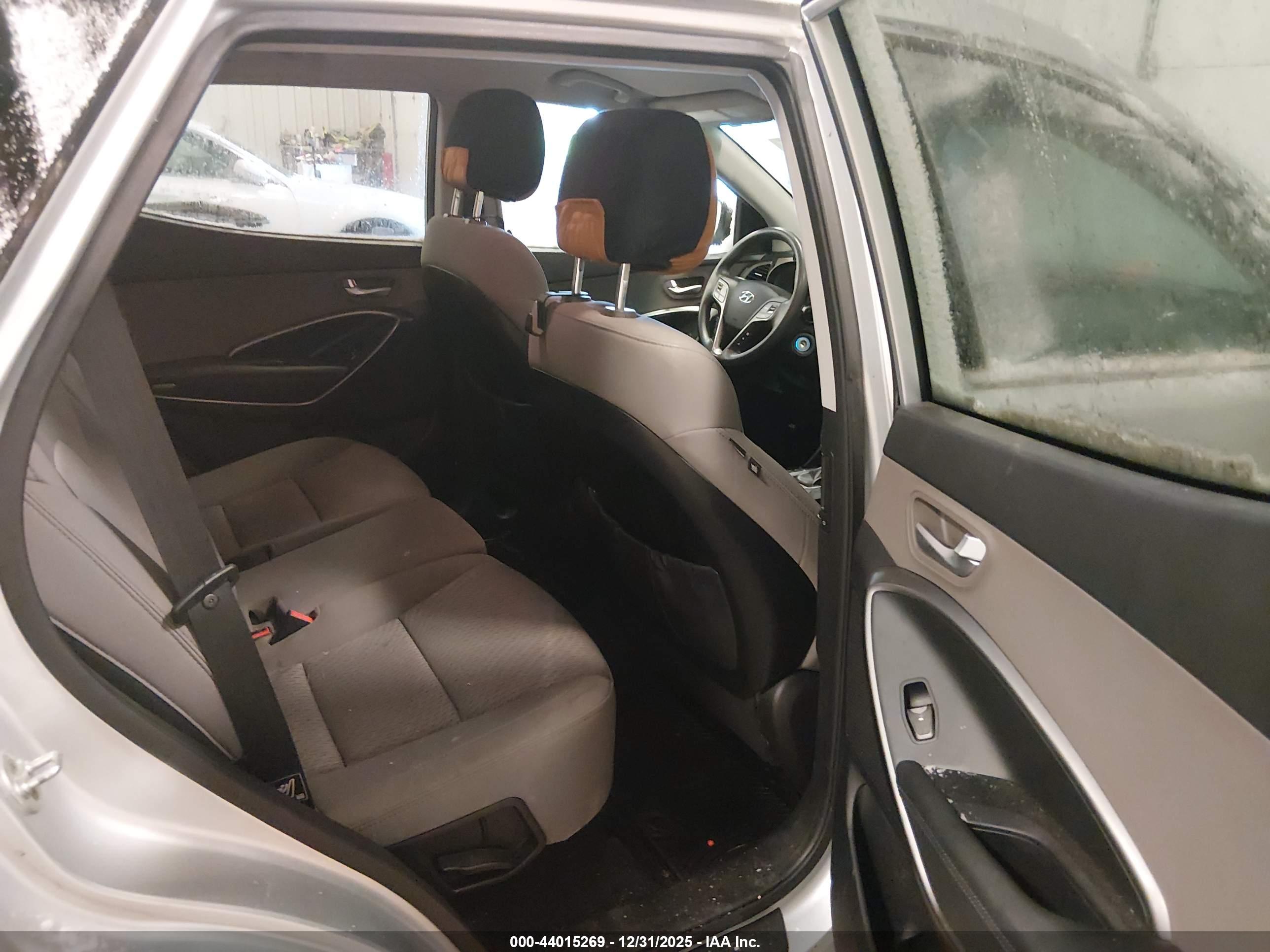HYUNDAI SANTA image 8