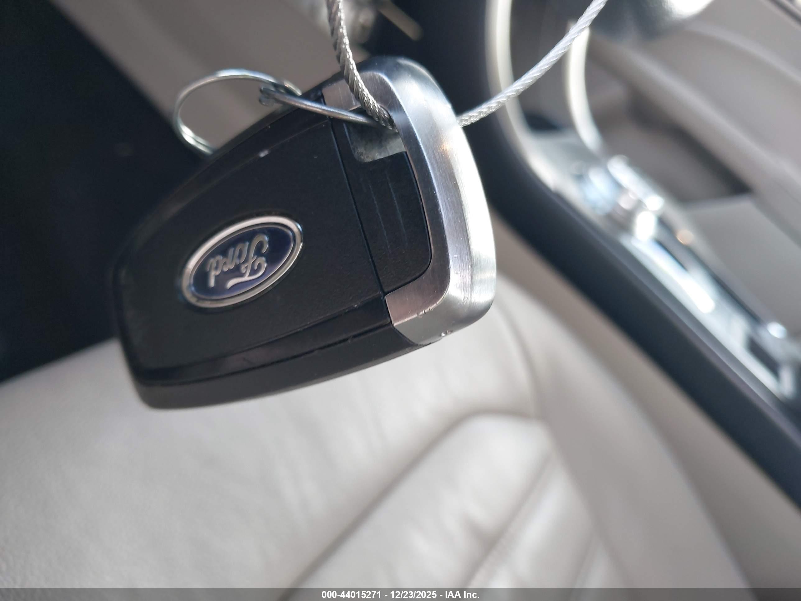 FORD FUSION image 11