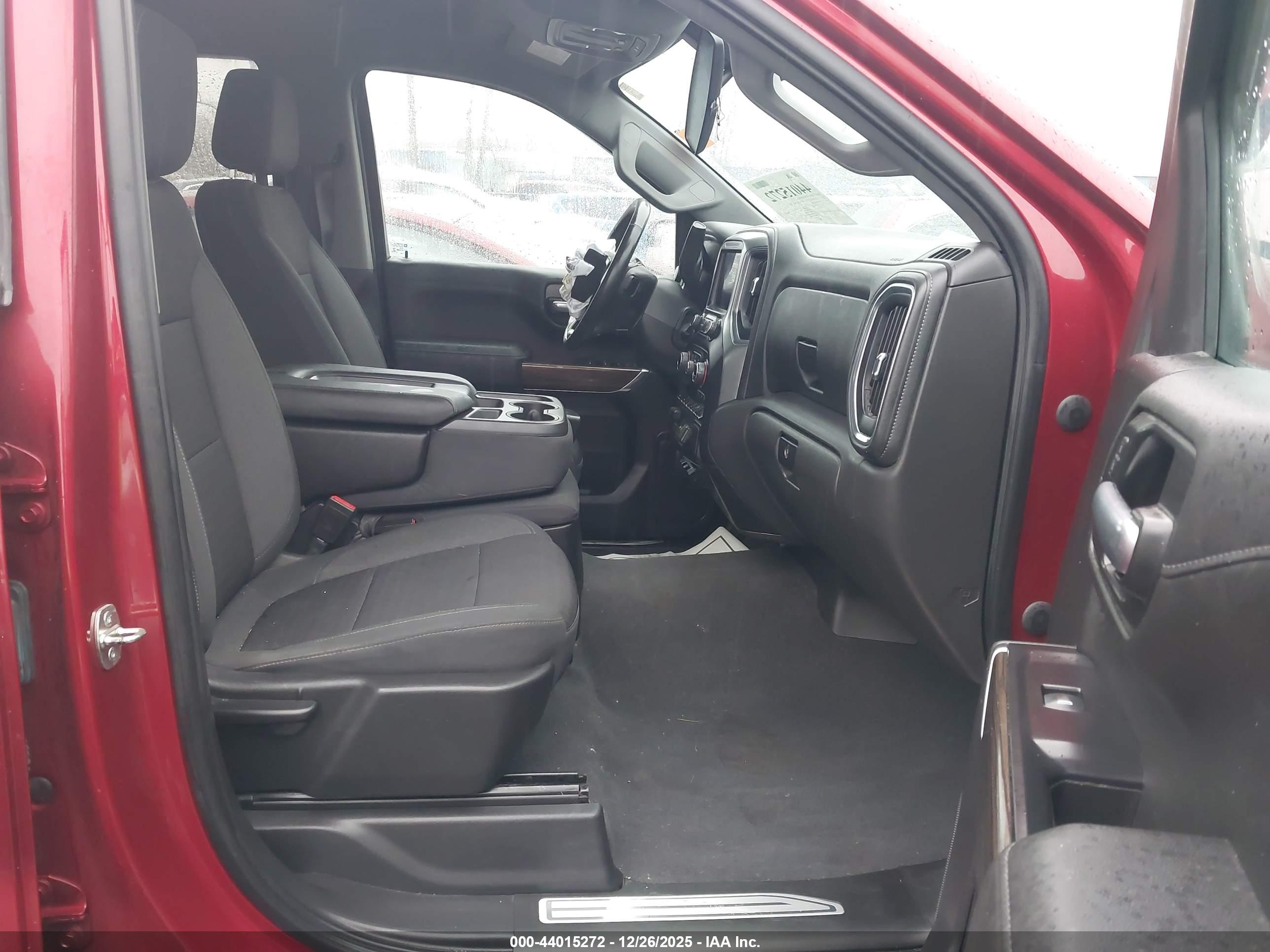CHEVROLET SILVERADO image 5