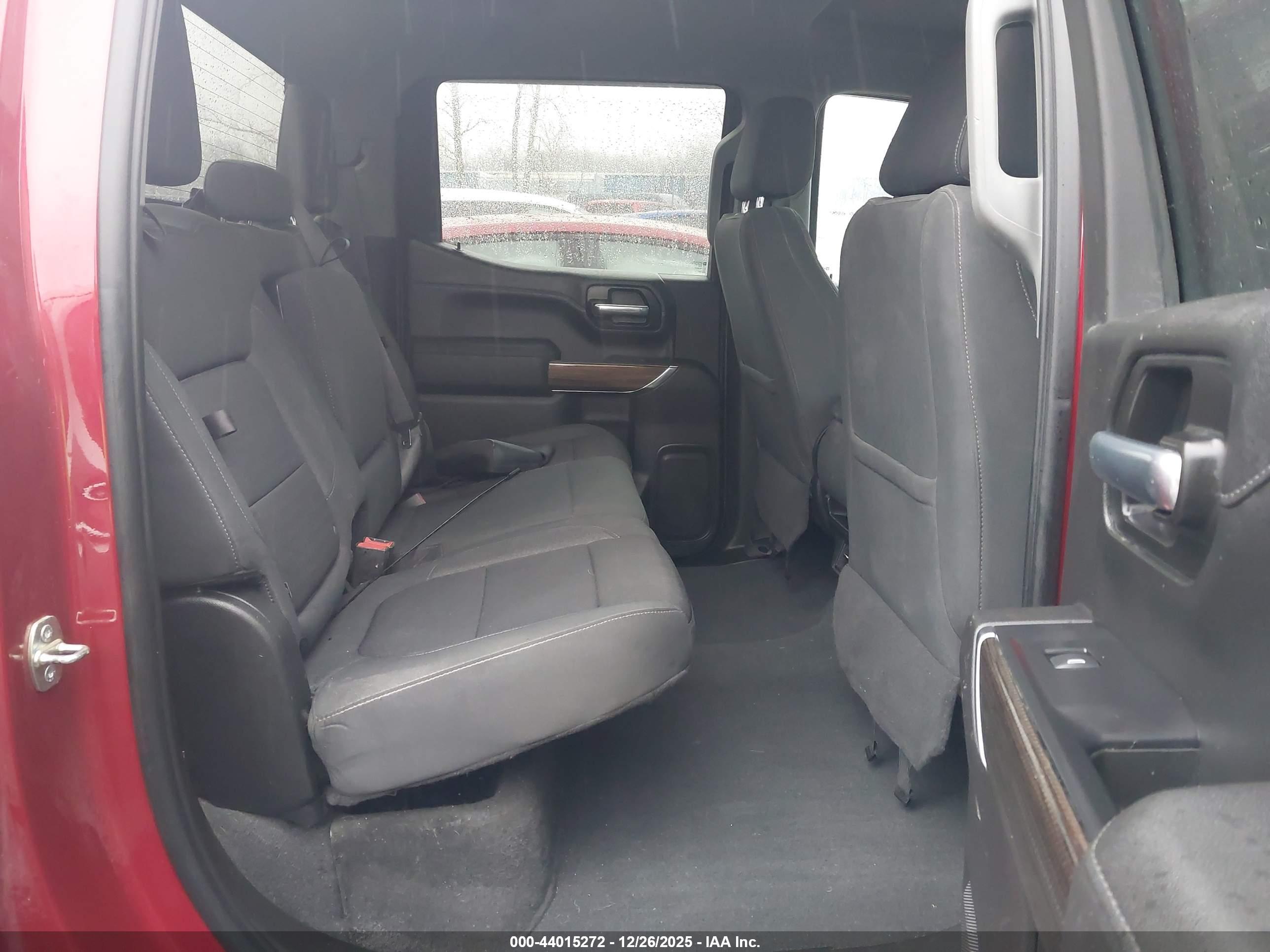 CHEVROLET SILVERADO image 8