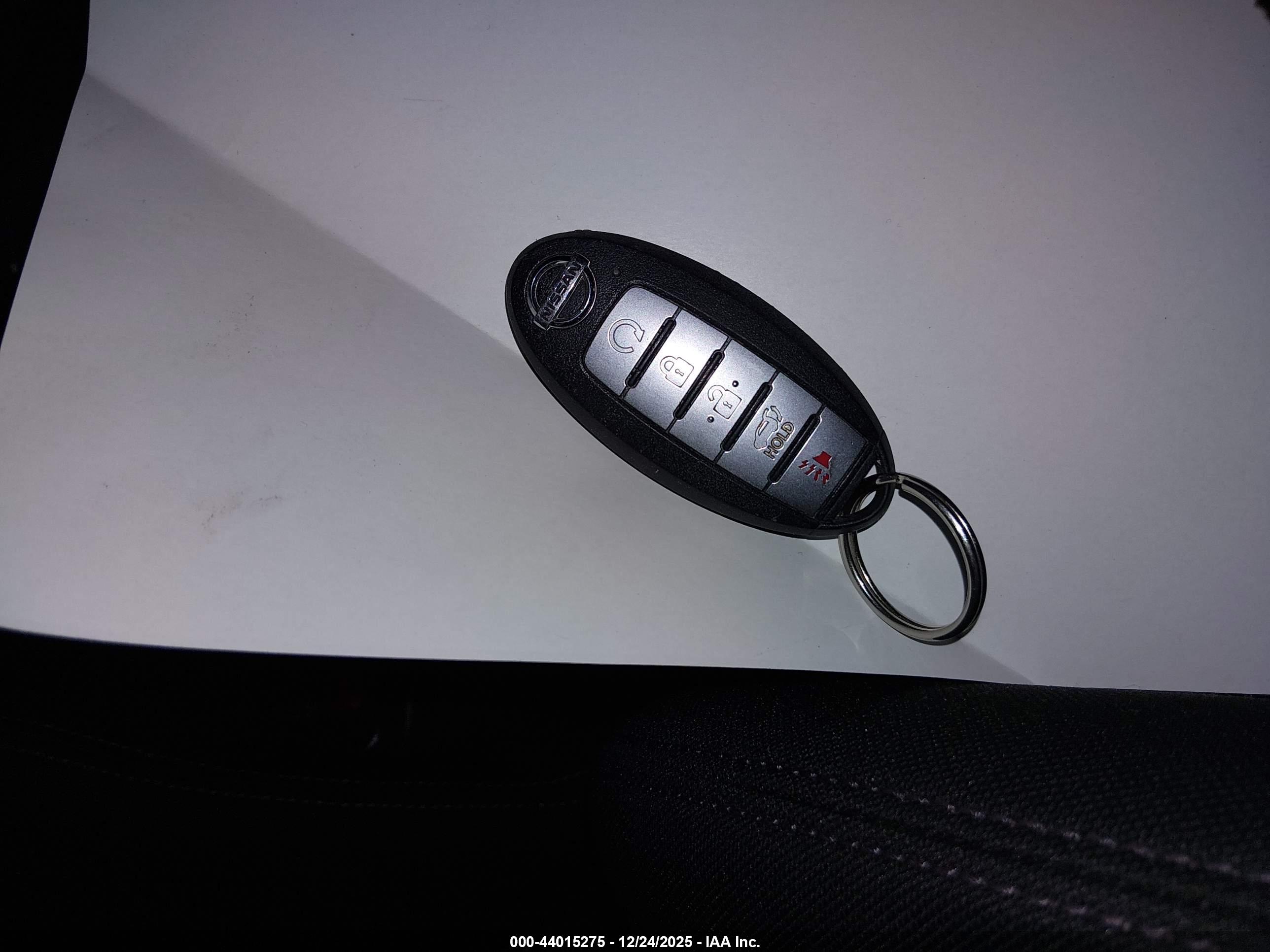 NISSAN ROGUE image 11
