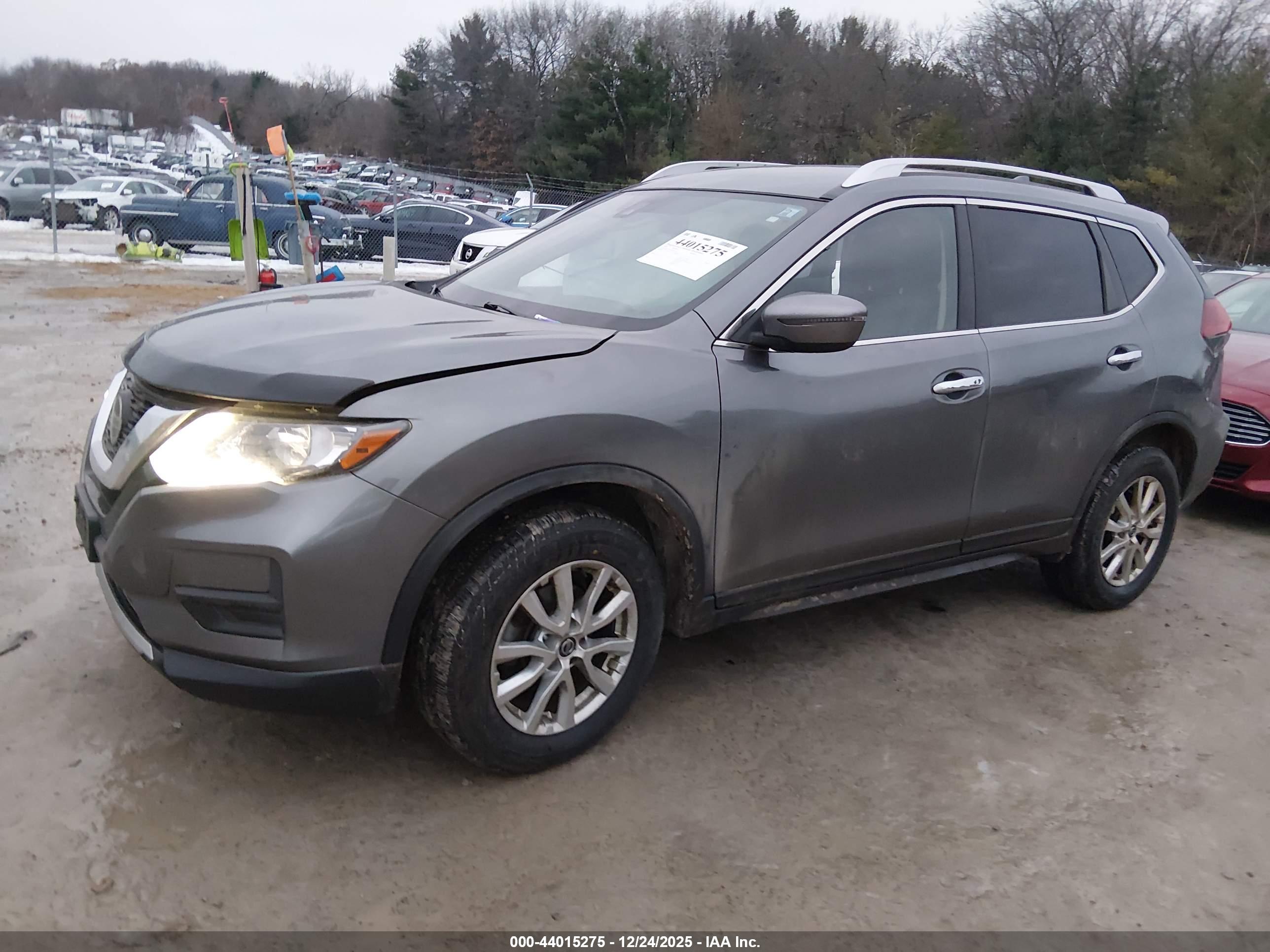 NISSAN ROGUE image 2