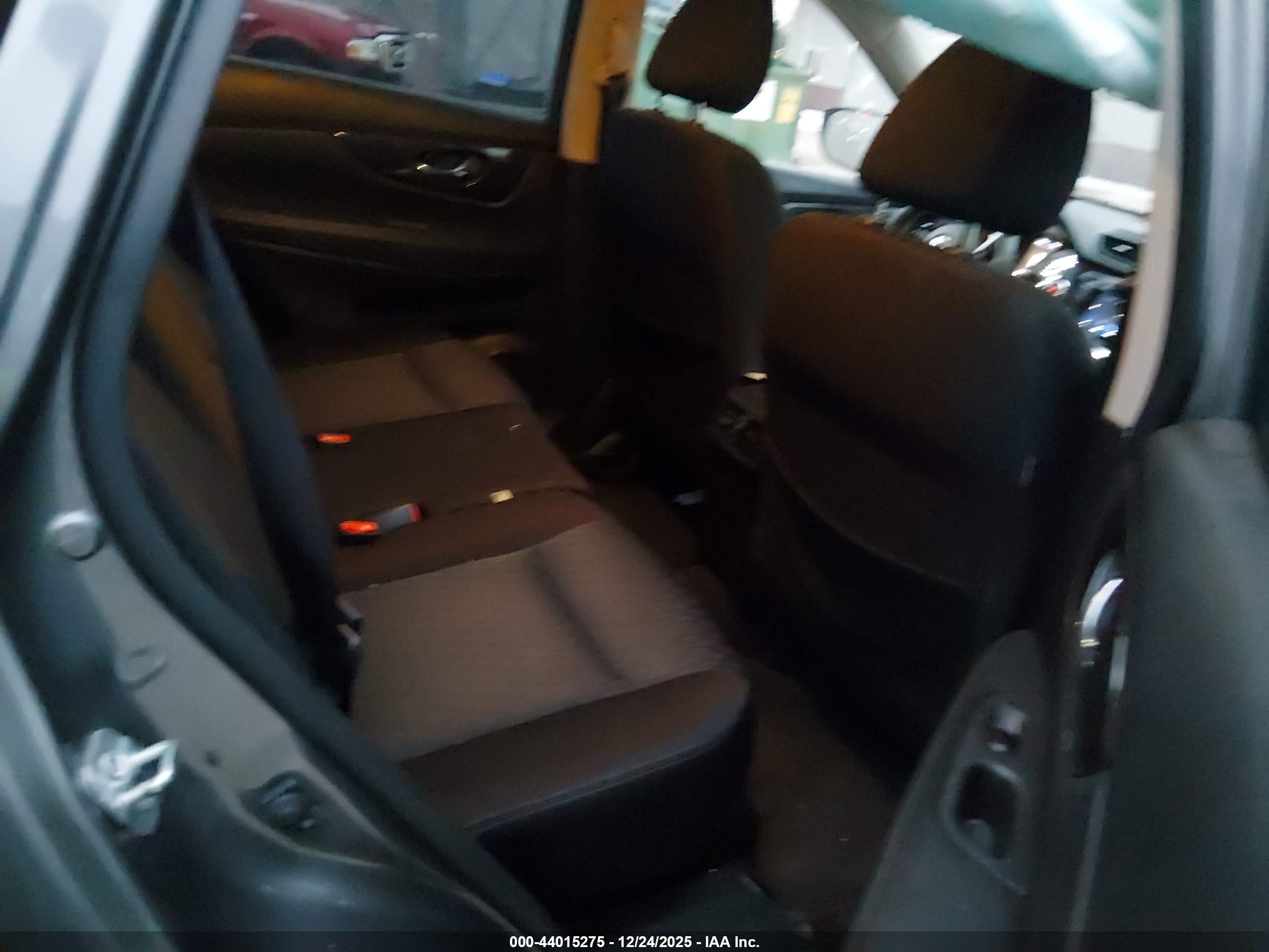 NISSAN ROGUE image 8
