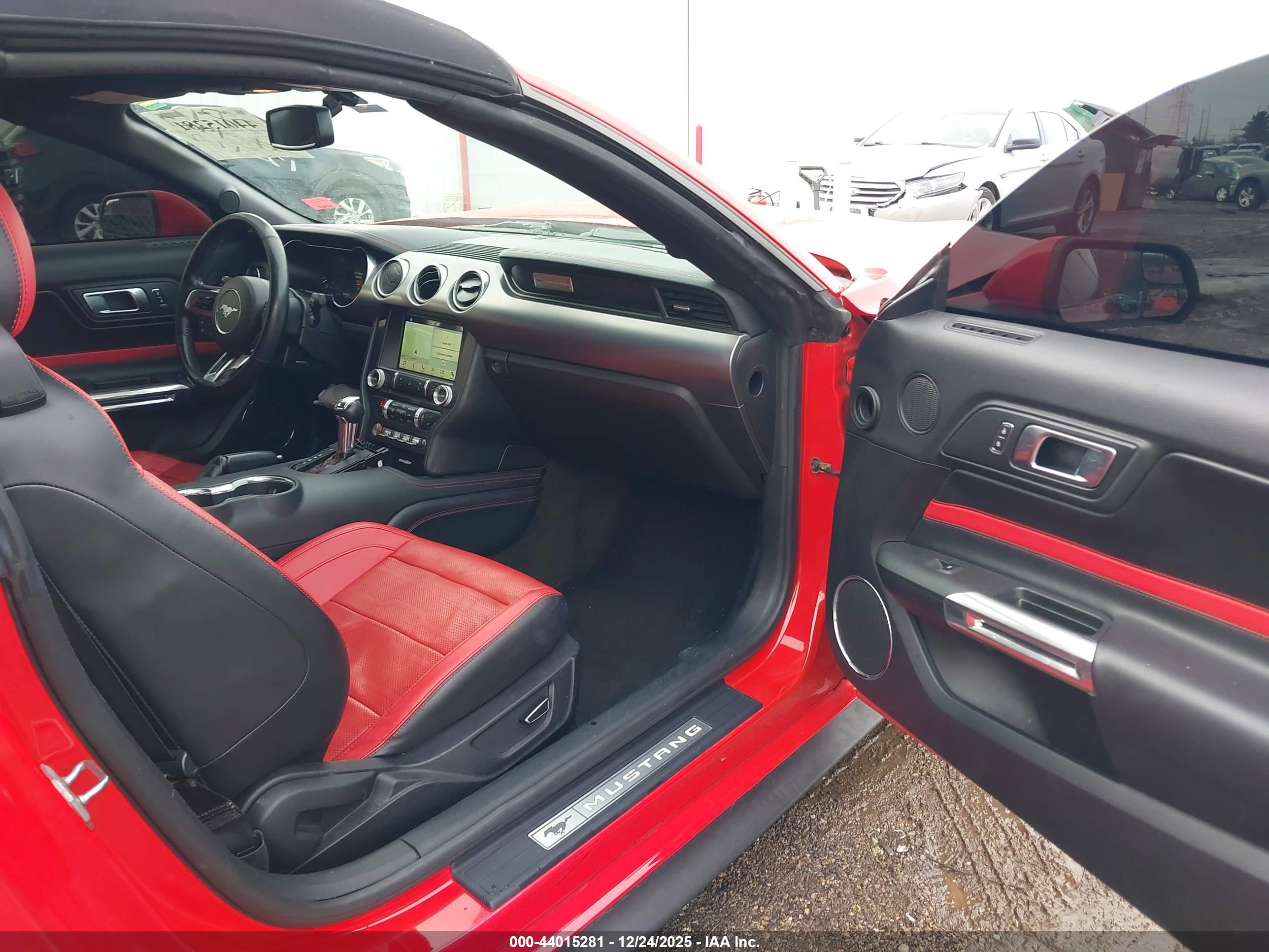FORD MUSTANG image 5