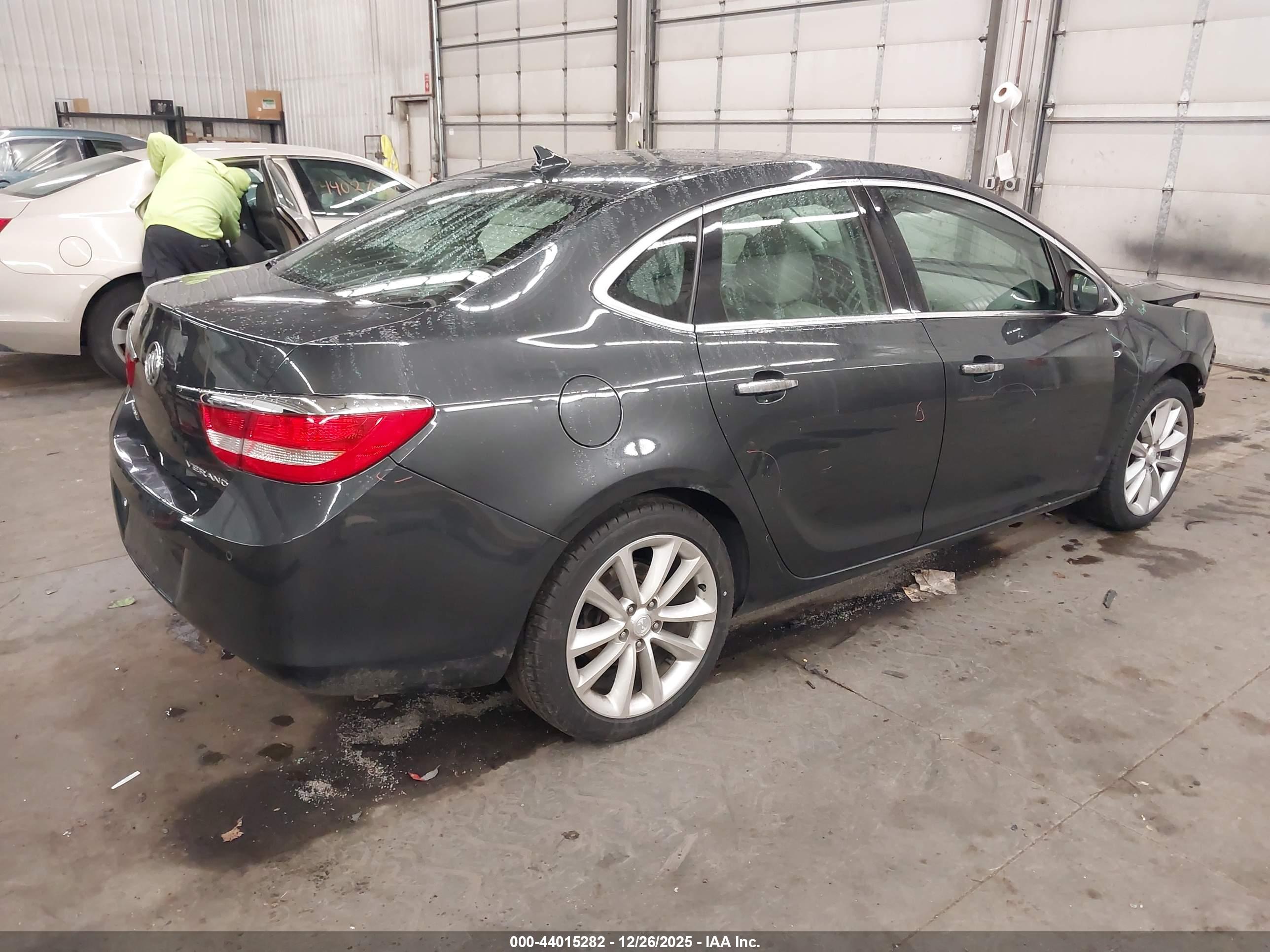 BUICK VERANO image 4
