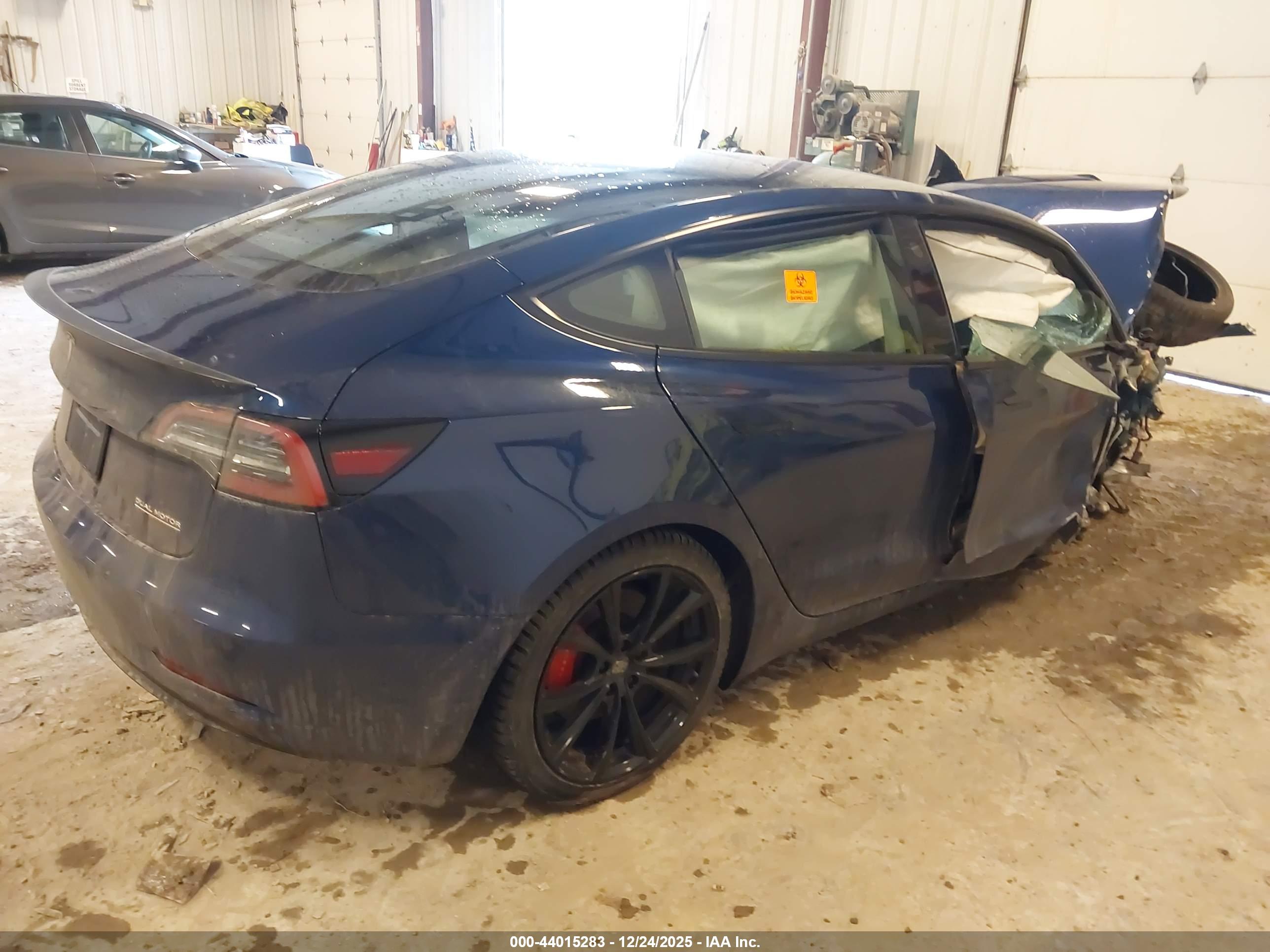 TESLA MODEL image 4