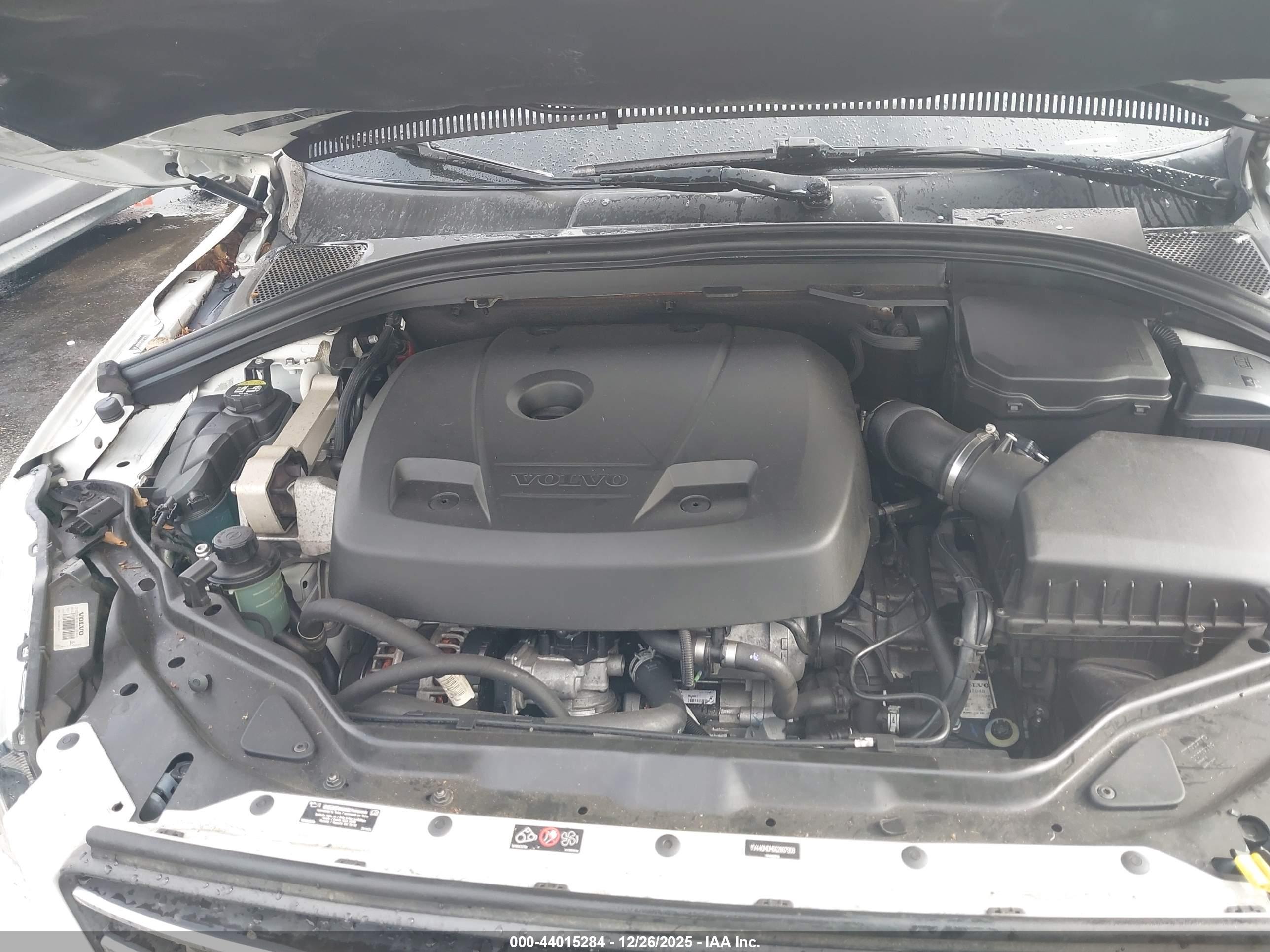 VOLVO XC60 image 10