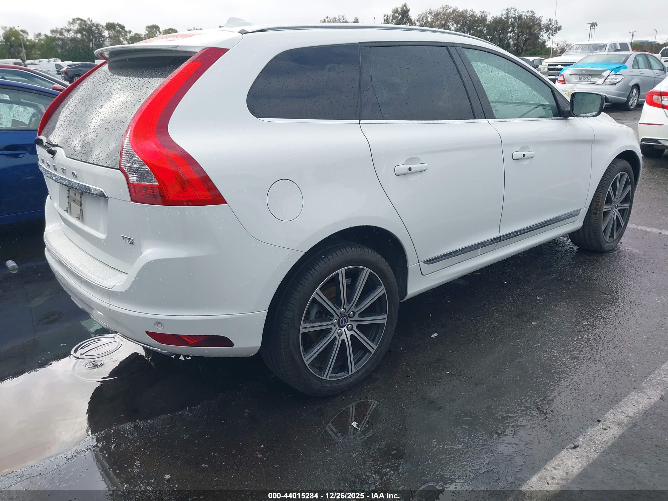 VOLVO XC60 image 4