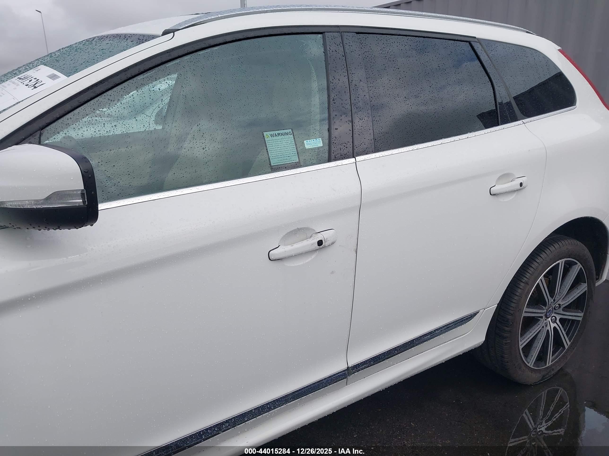 VOLVO XC60 image 6