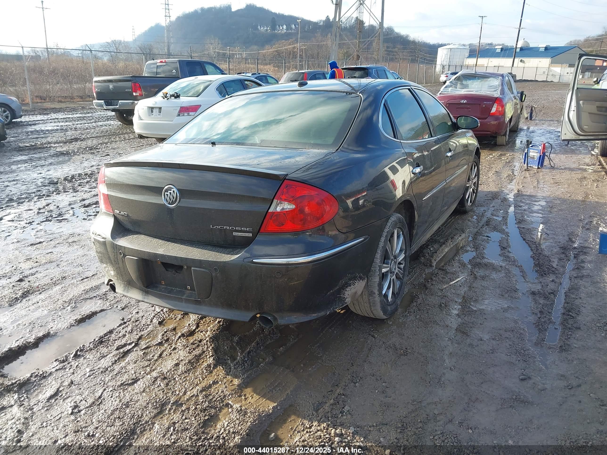 BUICK LACROSSE image 4