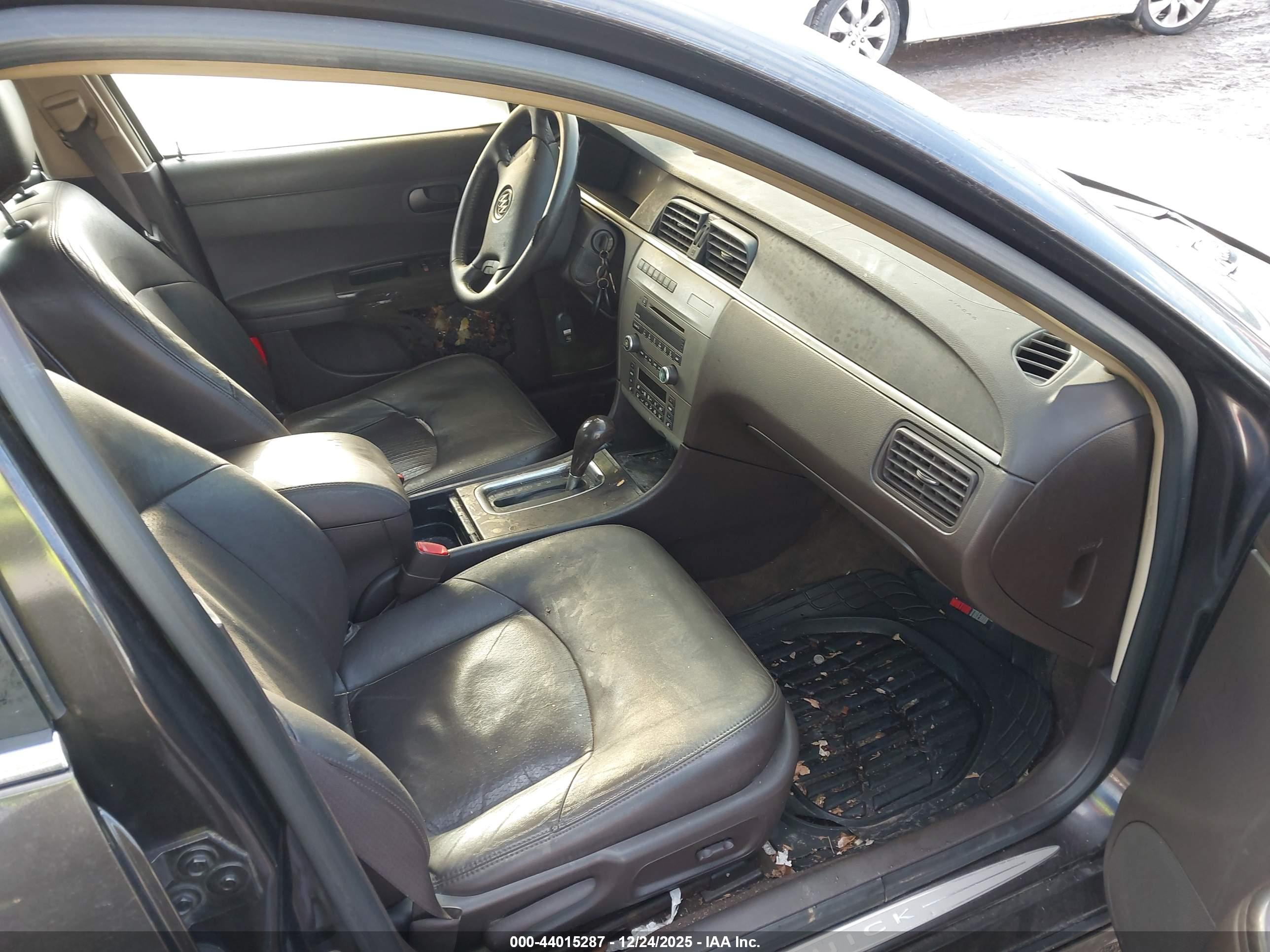 BUICK LACROSSE image 5
