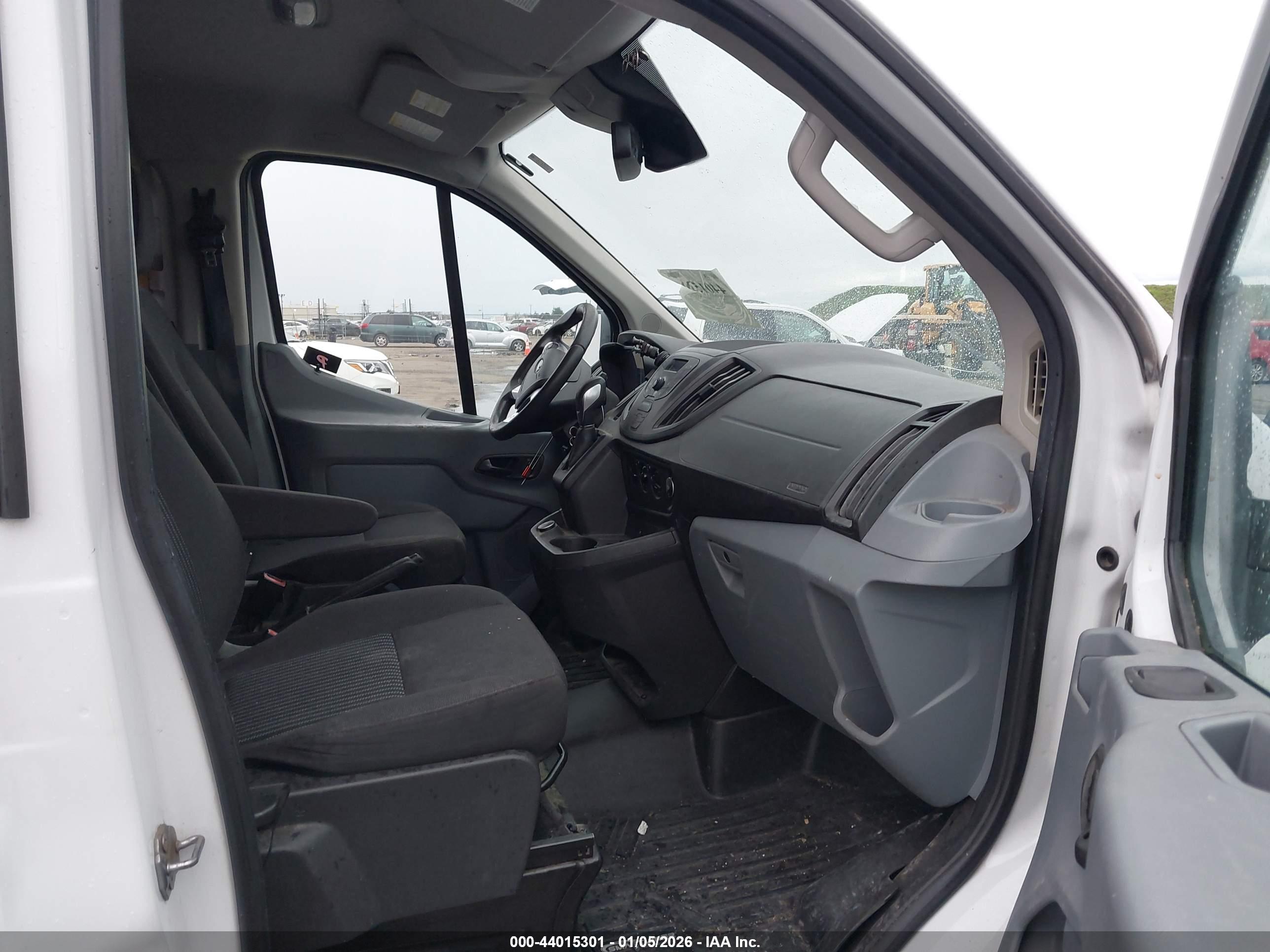 FORD TRANSIT-250 image 5