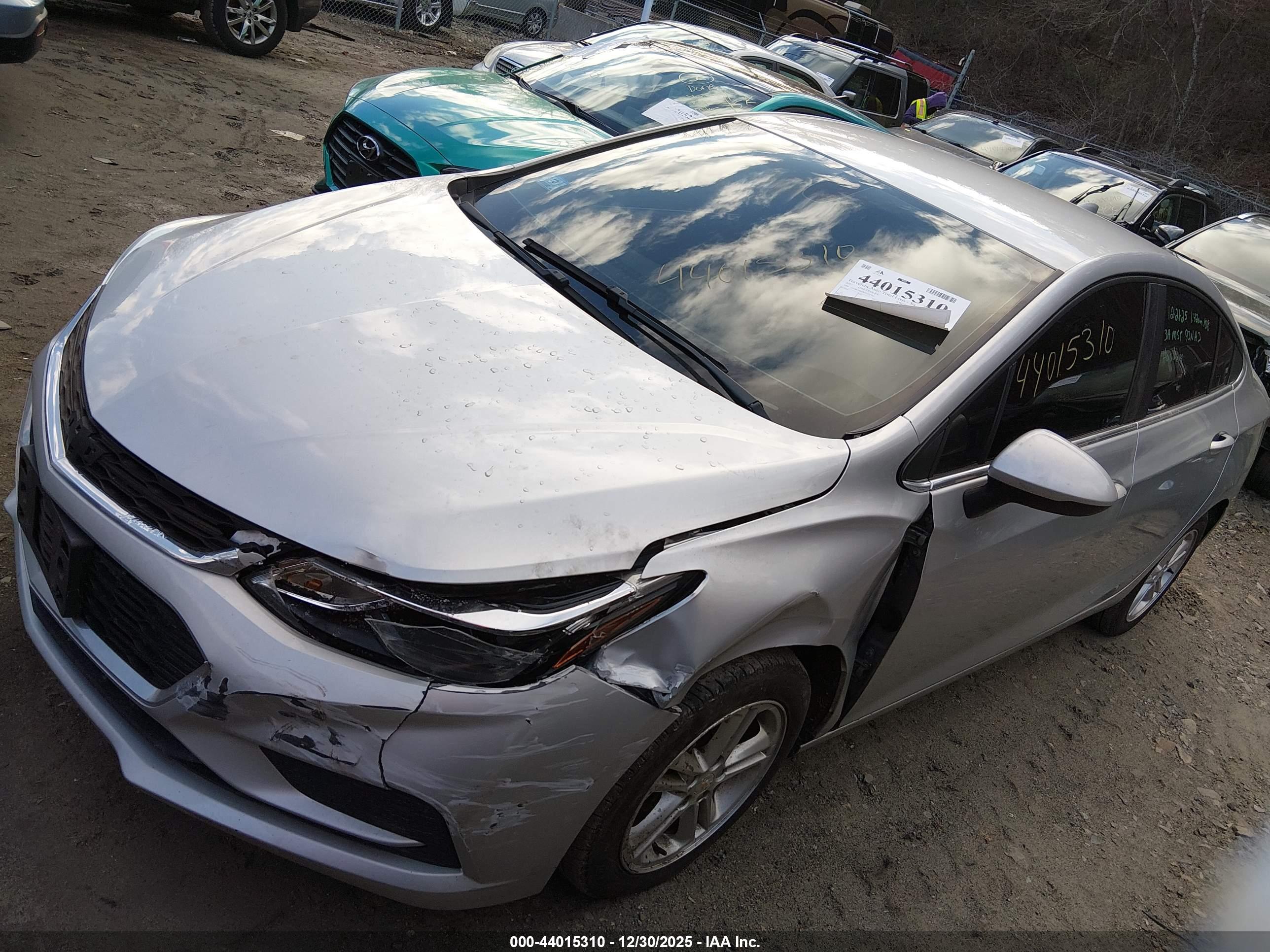 CHEVROLET CRUZE image 2