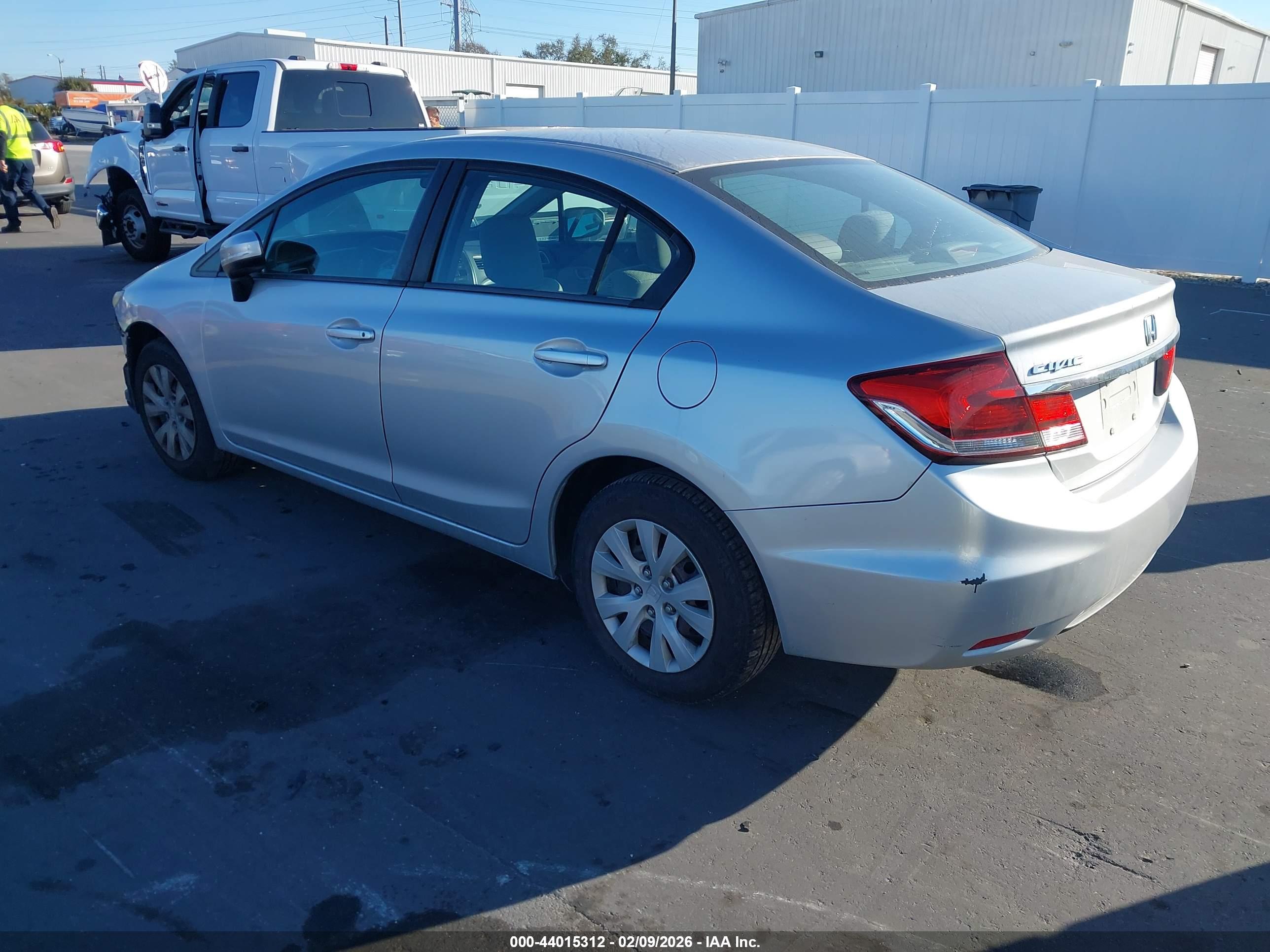 HONDA CIVIC image 3