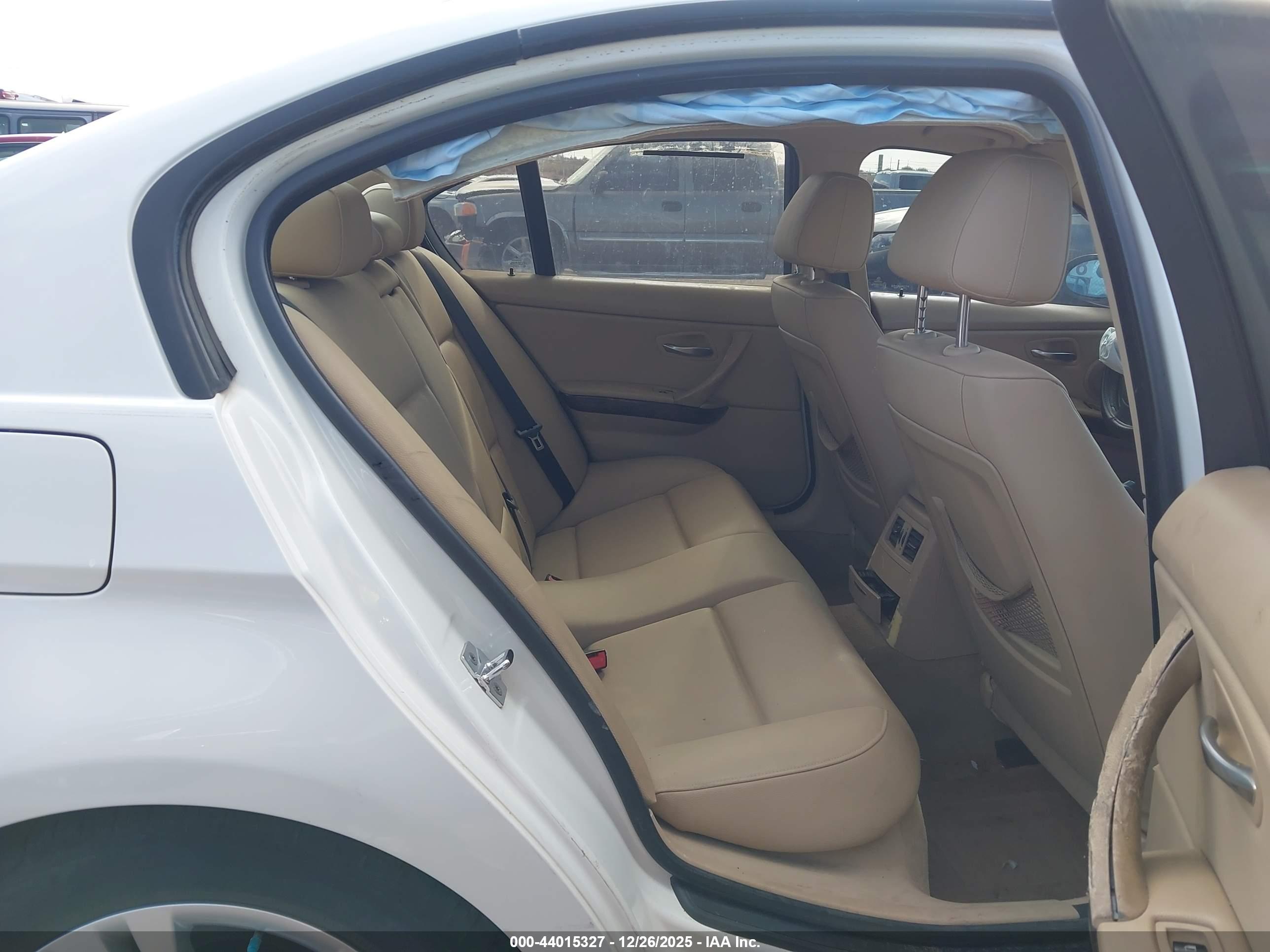 BMW 328I image 8