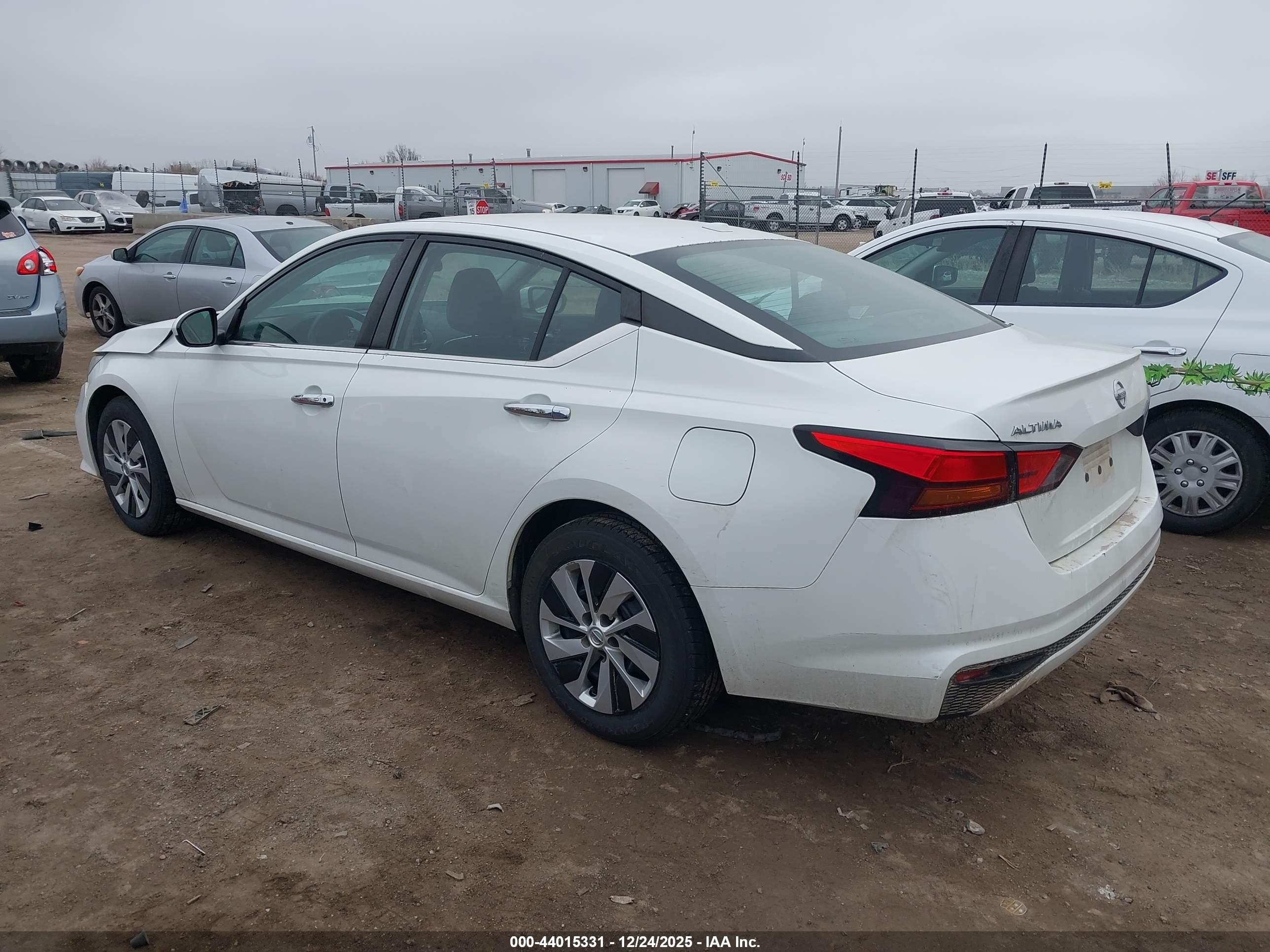 NISSAN ALTIMA image 3