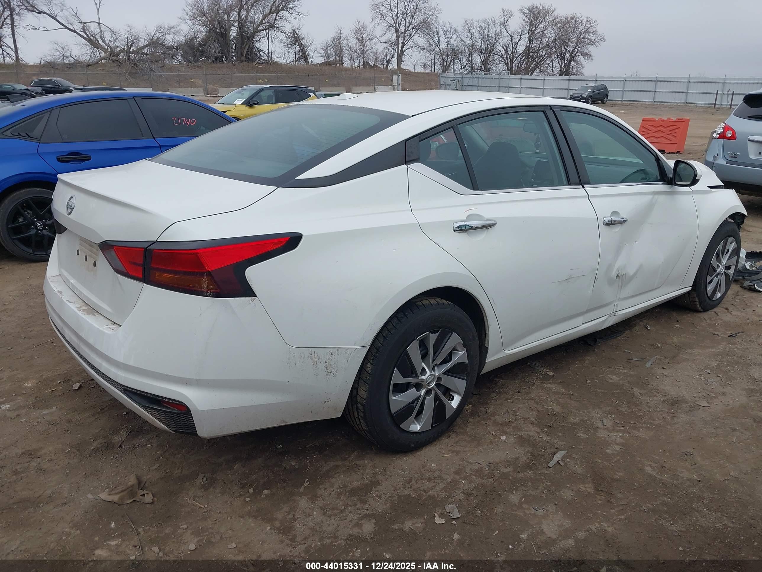 NISSAN ALTIMA image 4