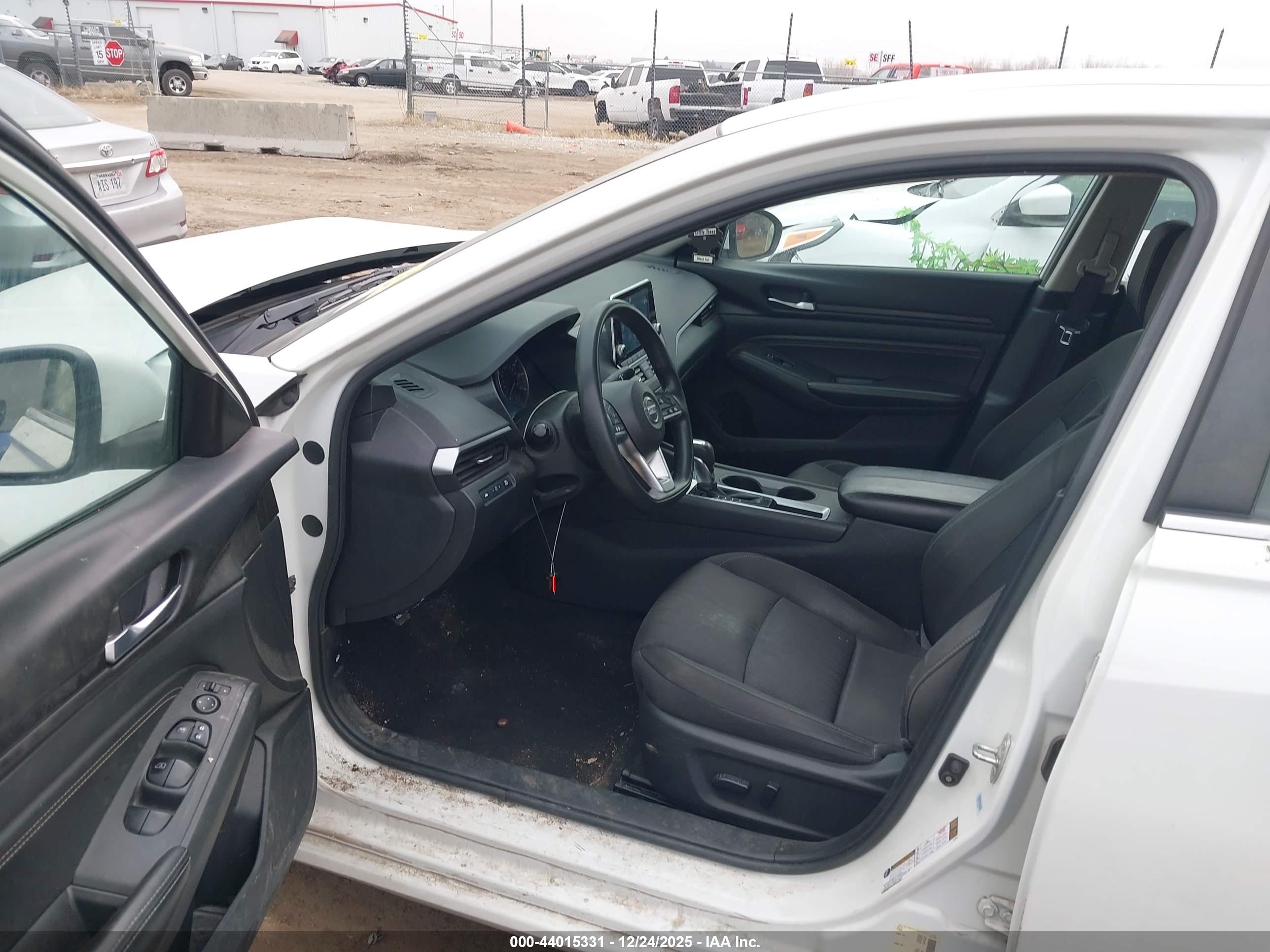 NISSAN ALTIMA image 5
