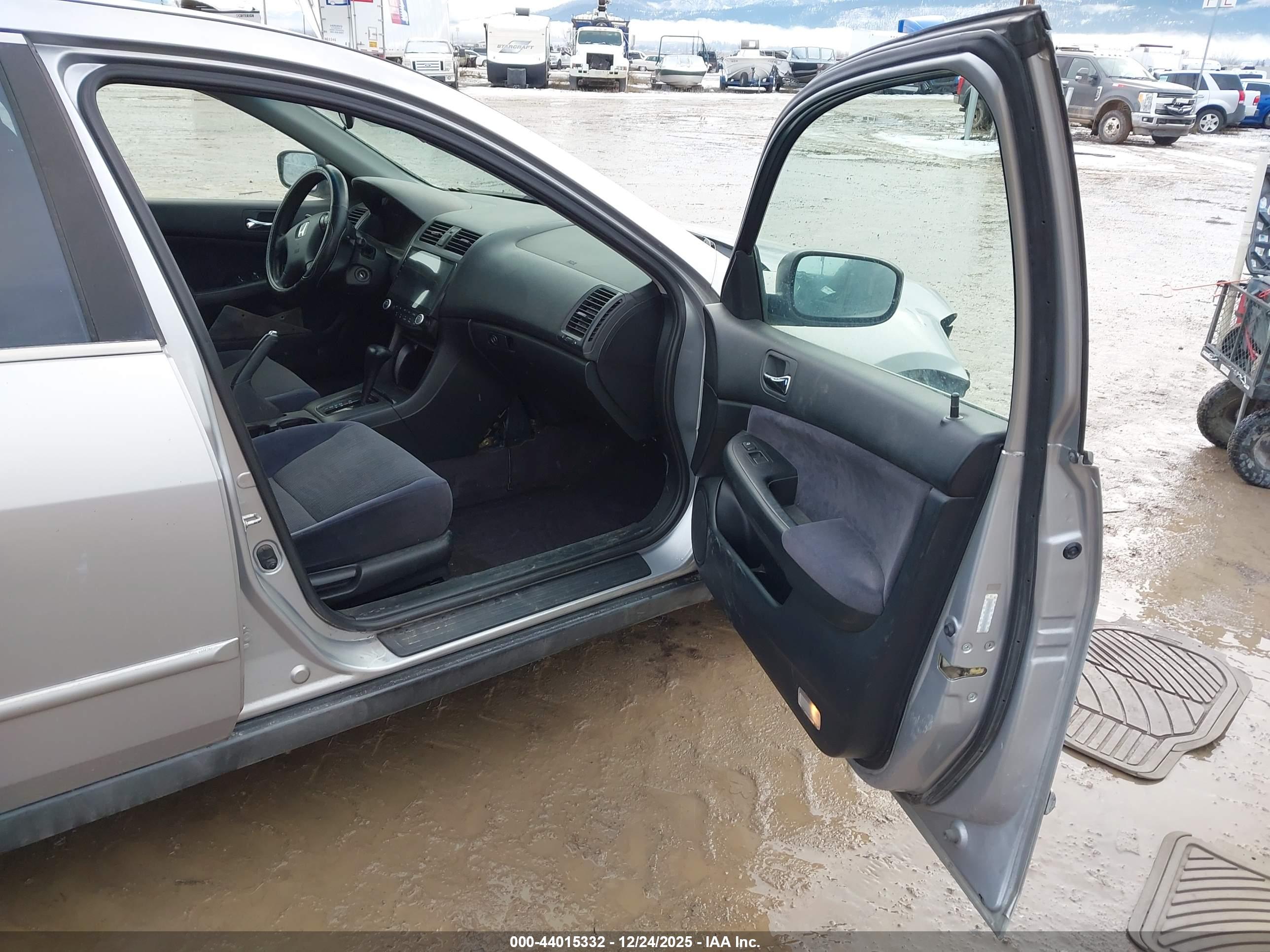 HONDA ACCORD image 5
