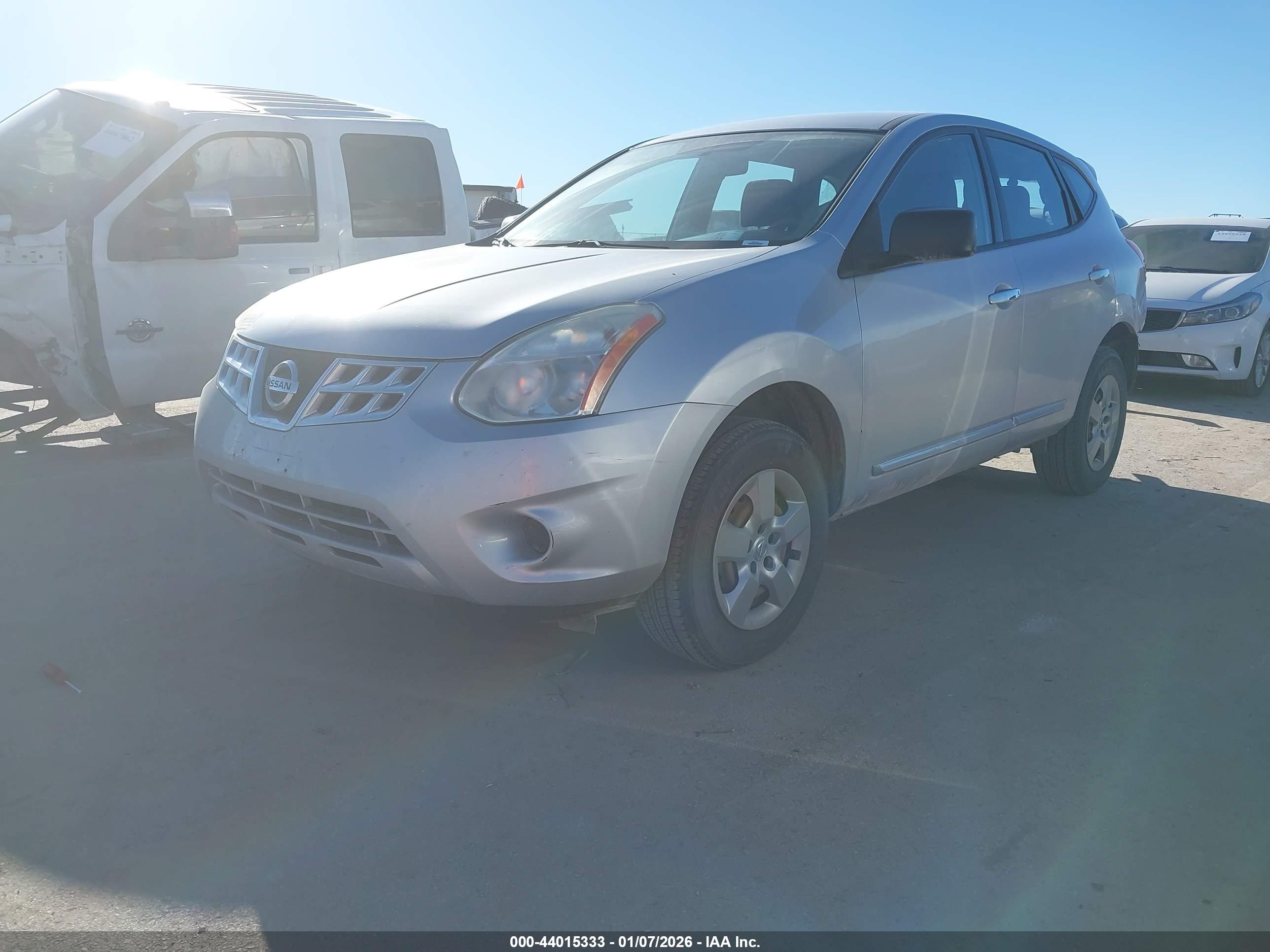 NISSAN ROGUE image 2