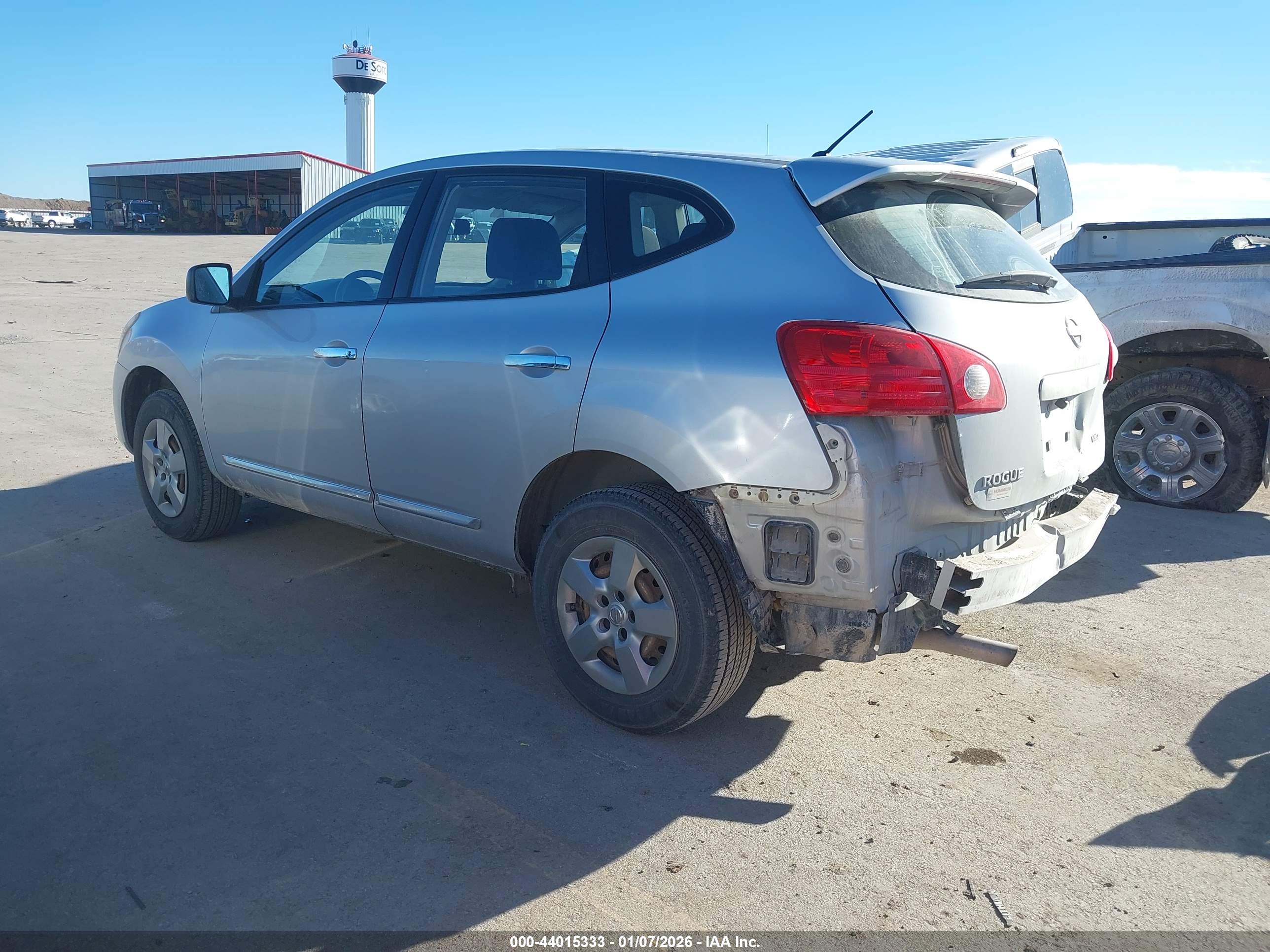 NISSAN ROGUE image 3
