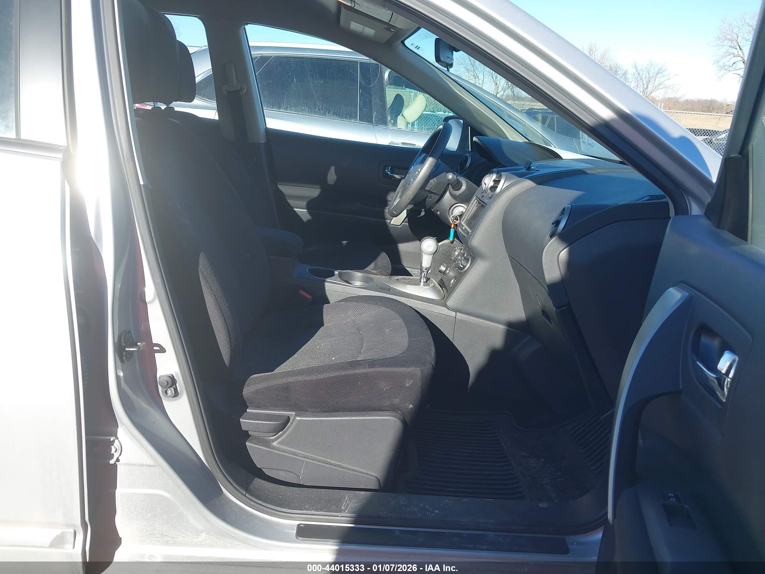 NISSAN ROGUE image 5