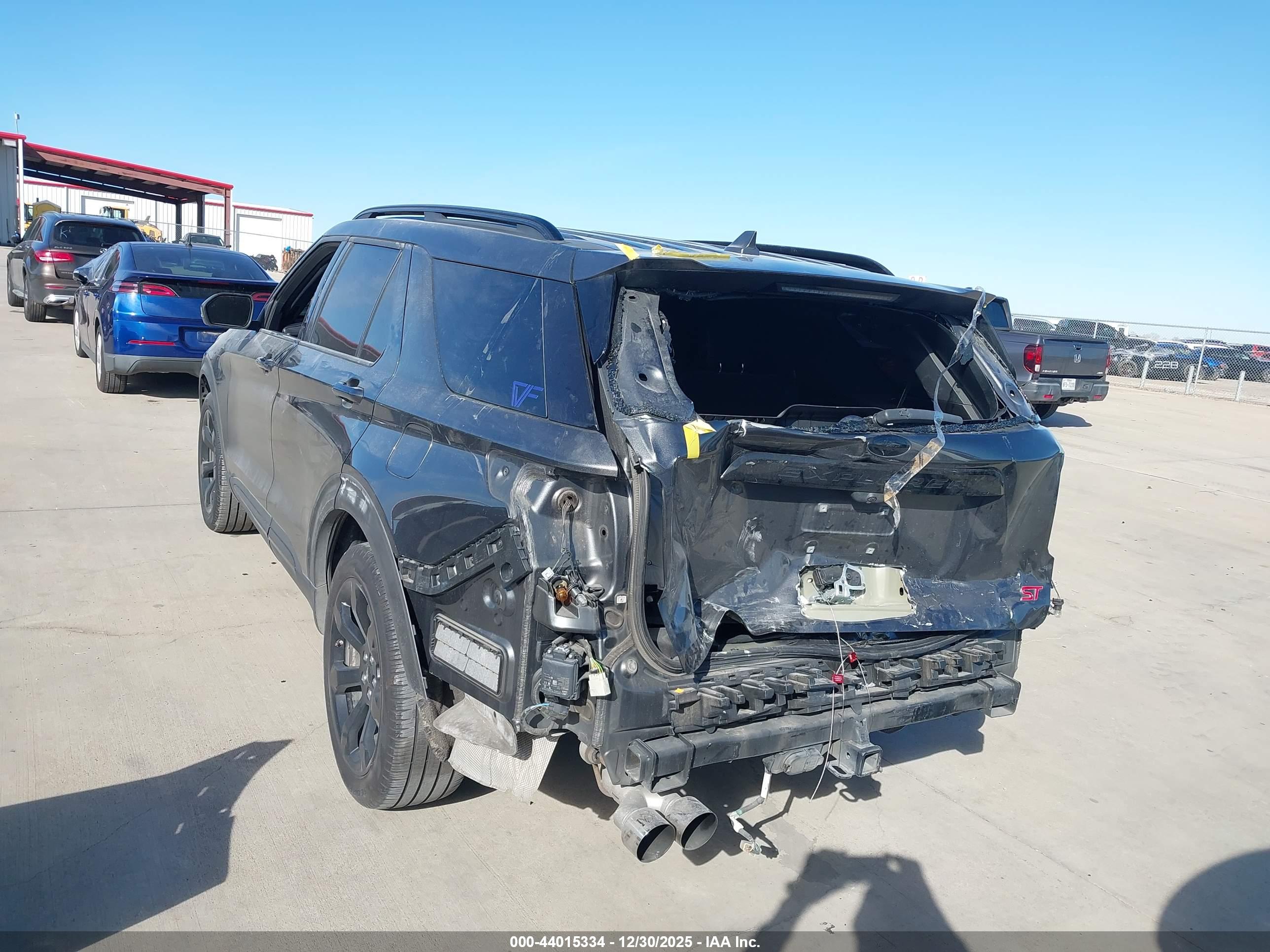 FORD EXPLORER image 6