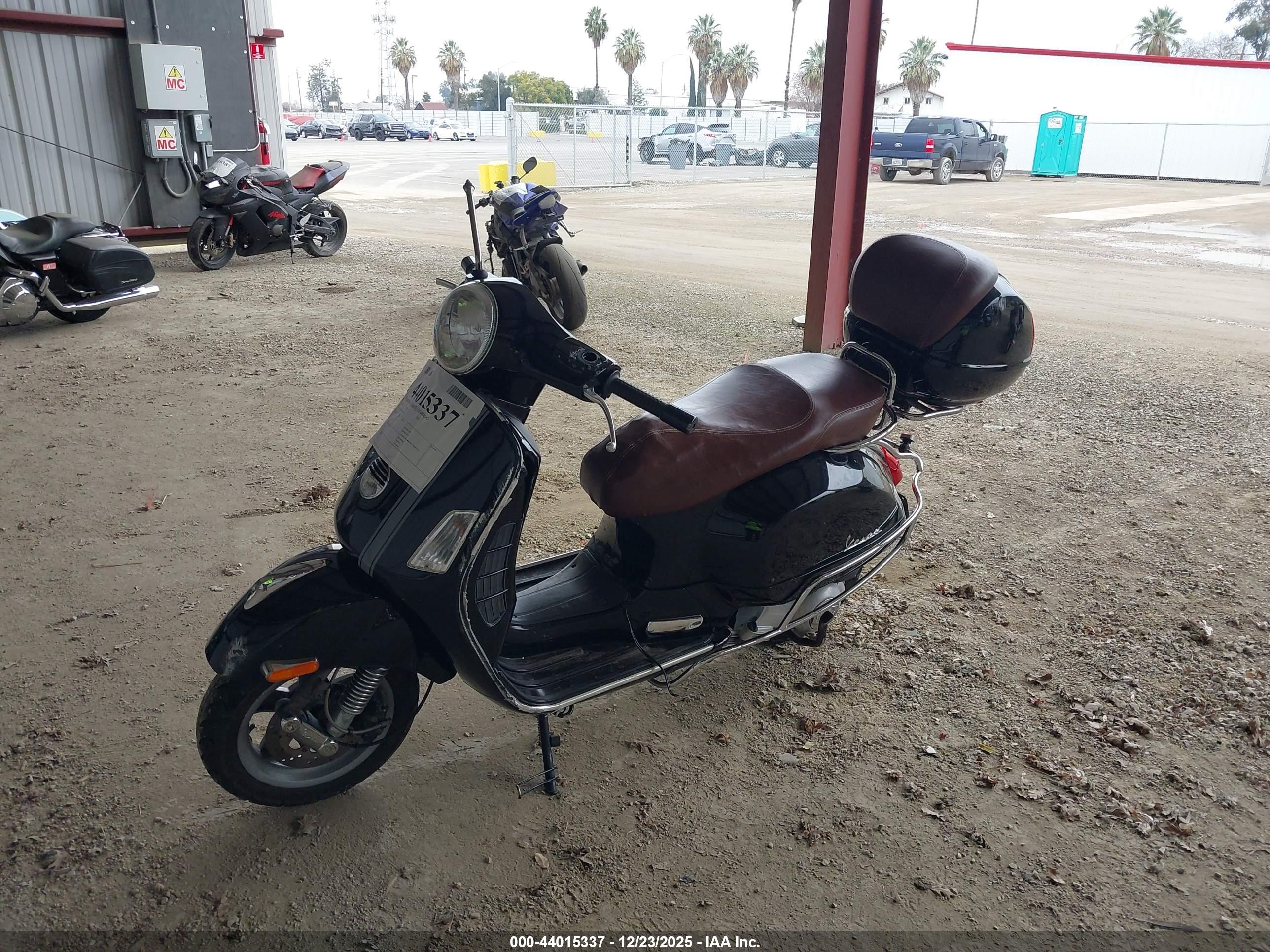 VESPA GTS image 2