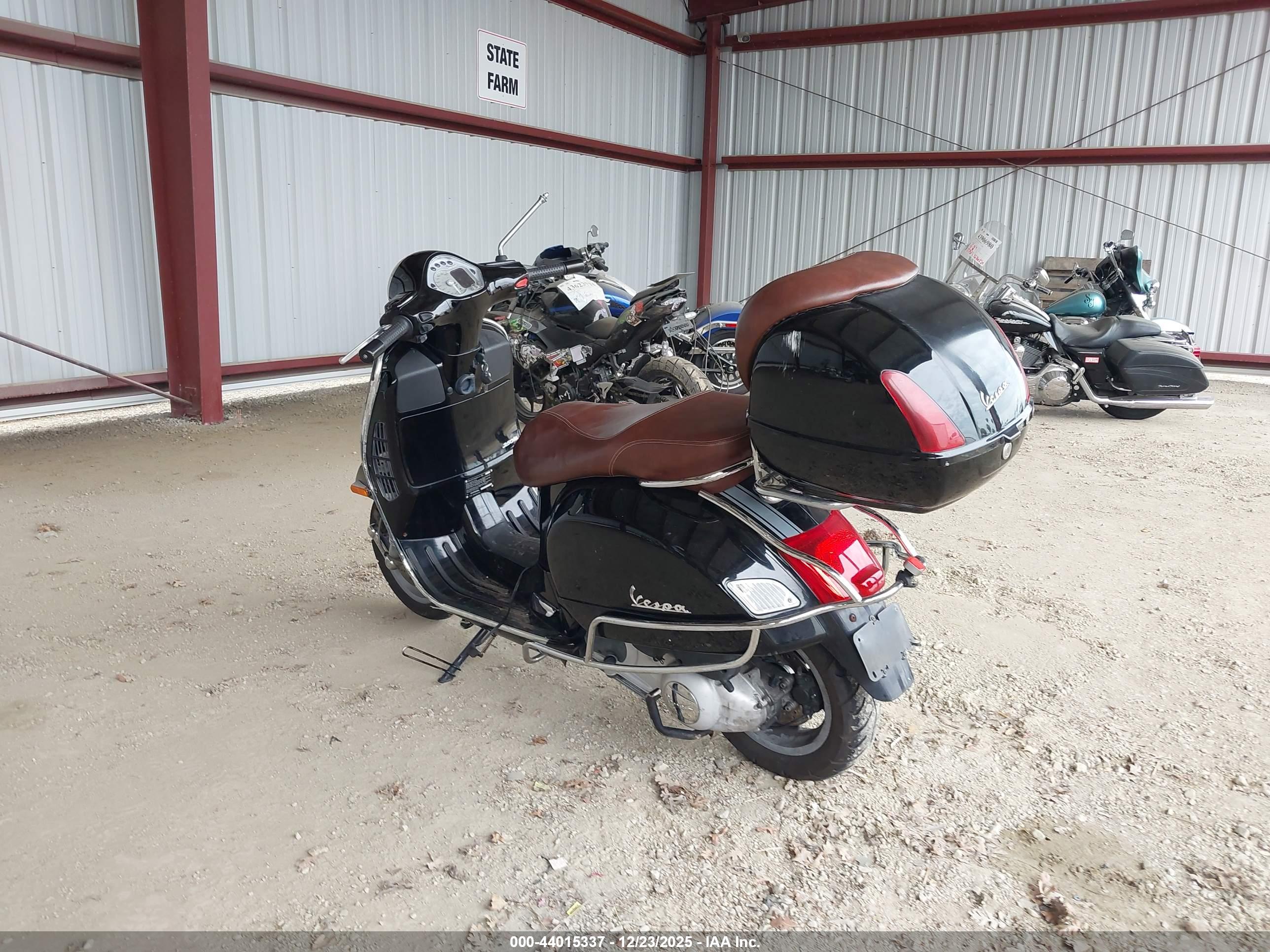 VESPA GTS image 3