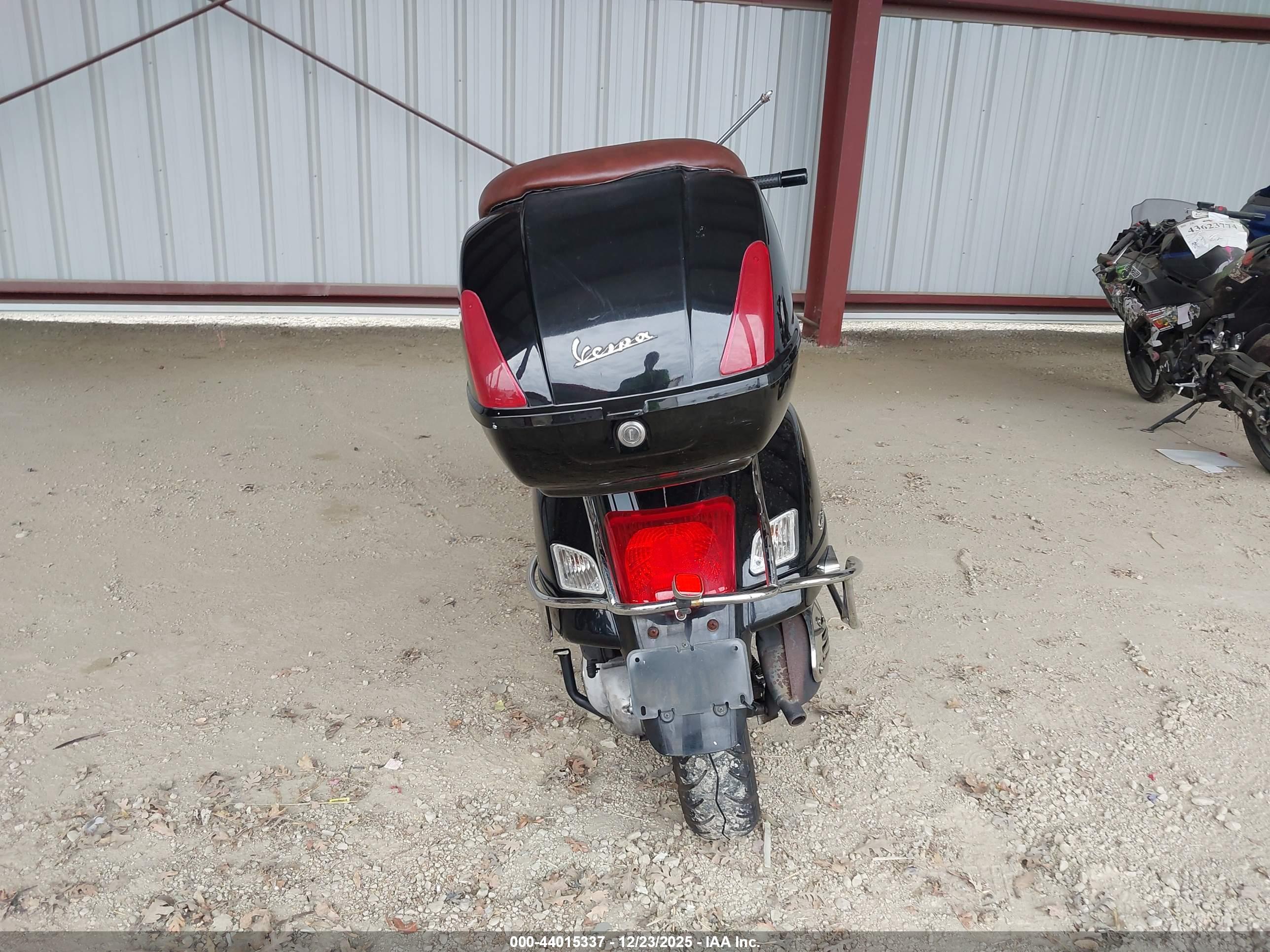 VESPA GTS image 6