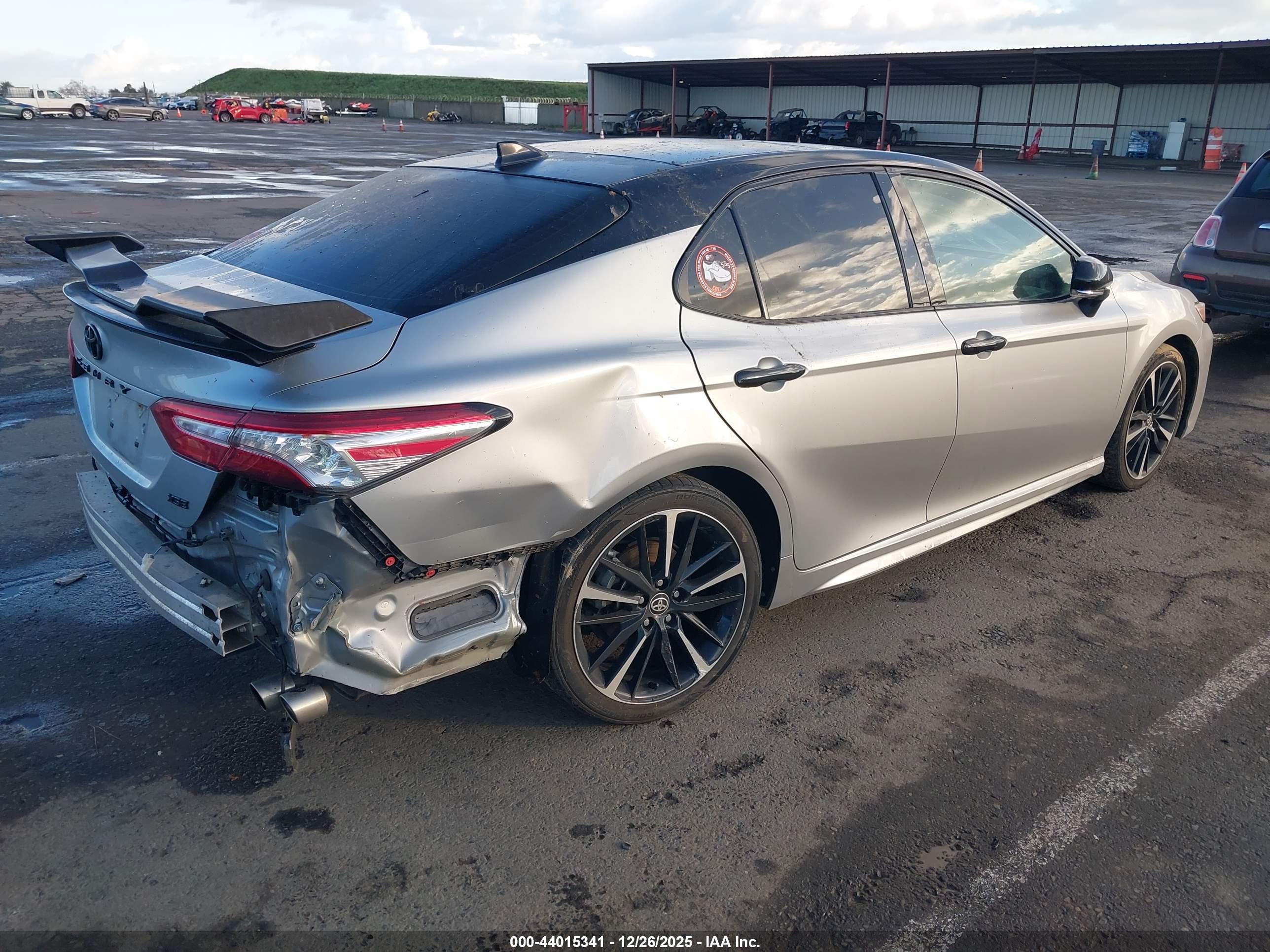 TOYOTA CAMRY image 4