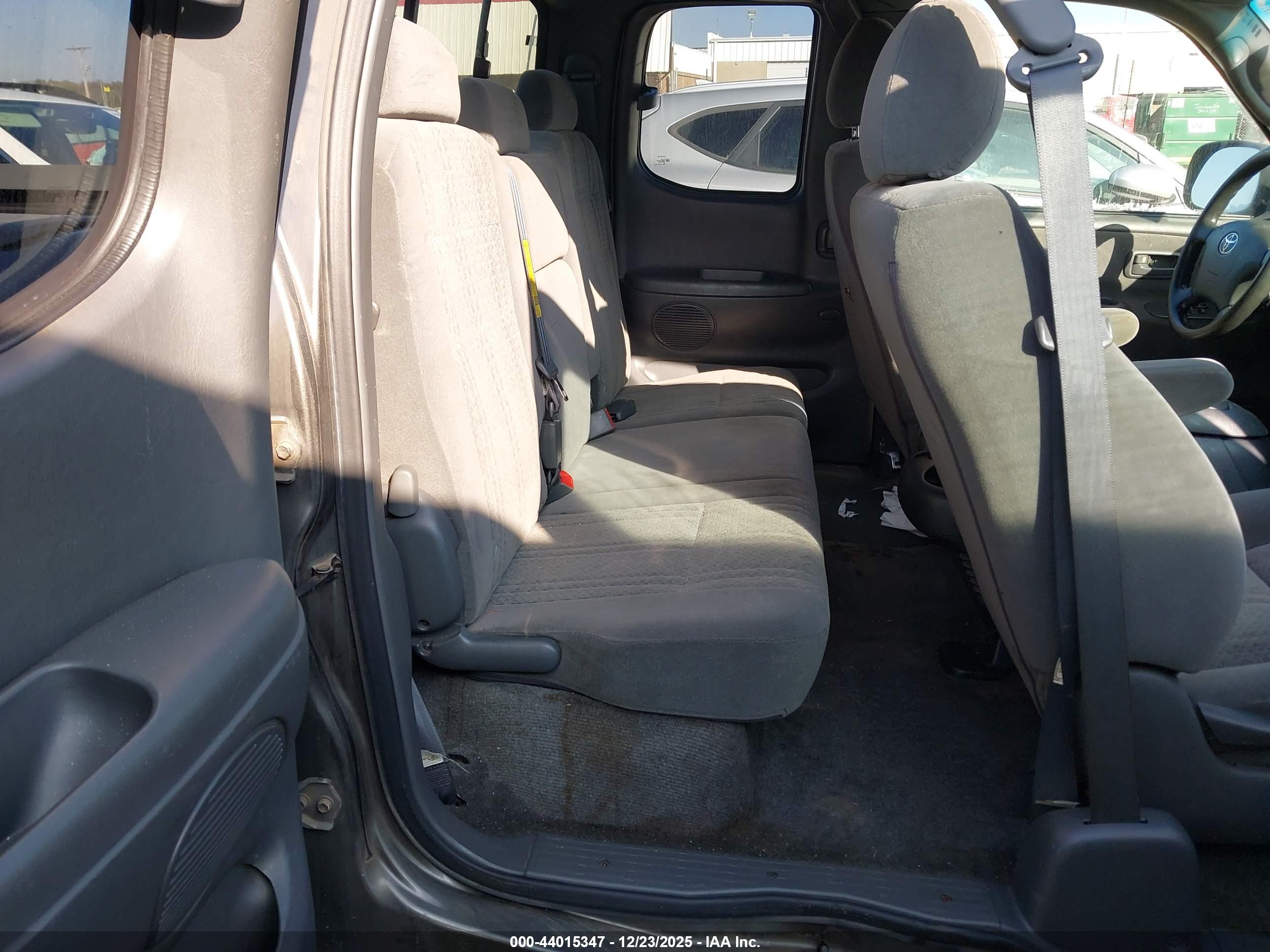 TOYOTA TUNDRA image 8