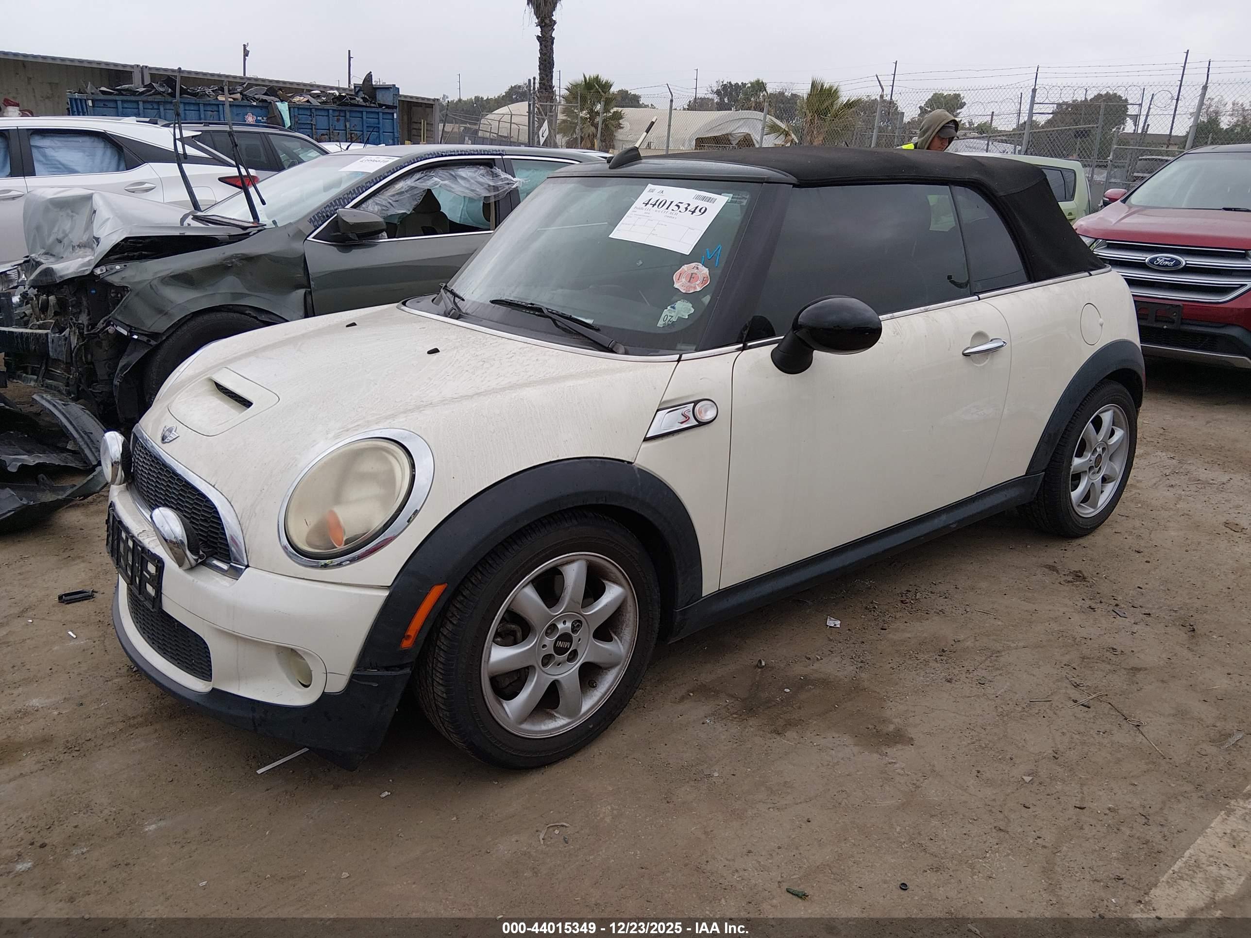 MINI COOPER image 2