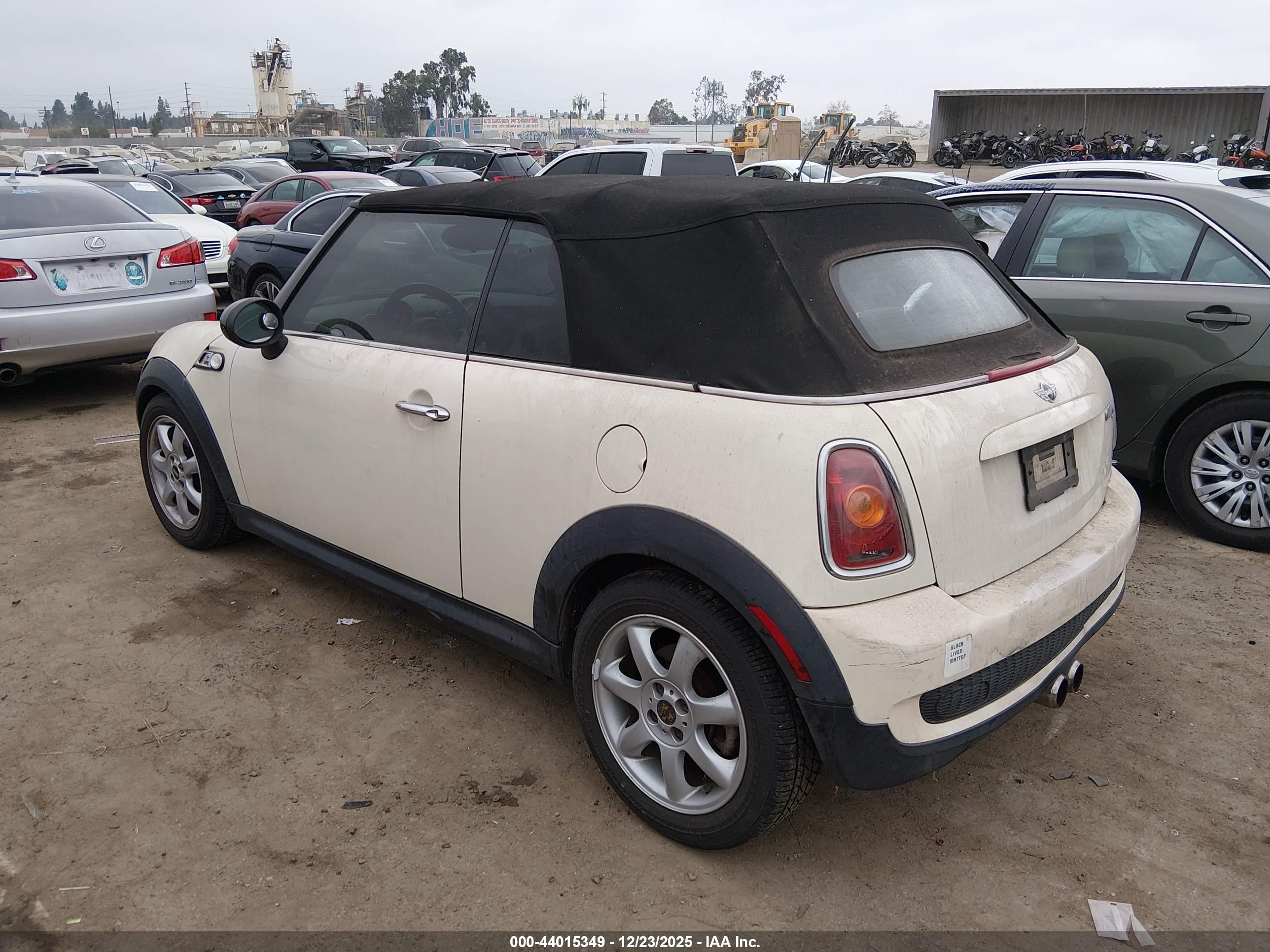 MINI COOPER image 3
