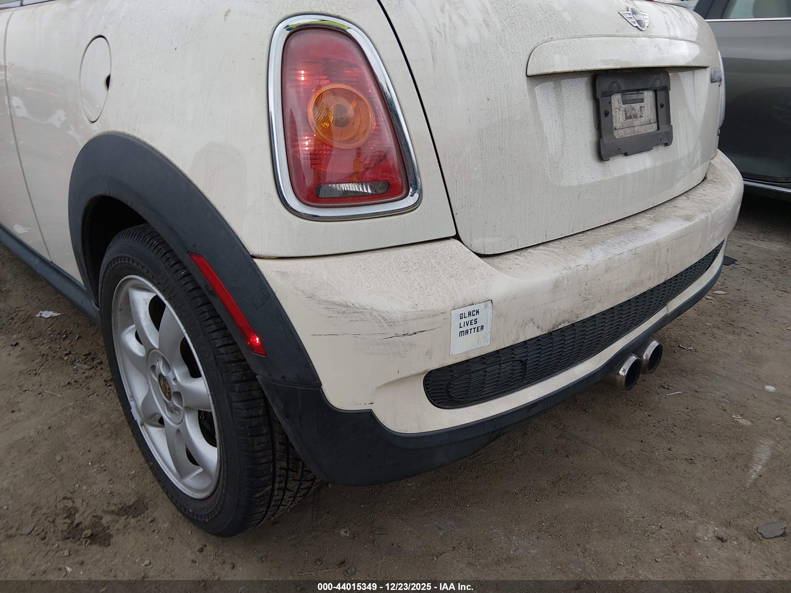 MINI COOPER image 6