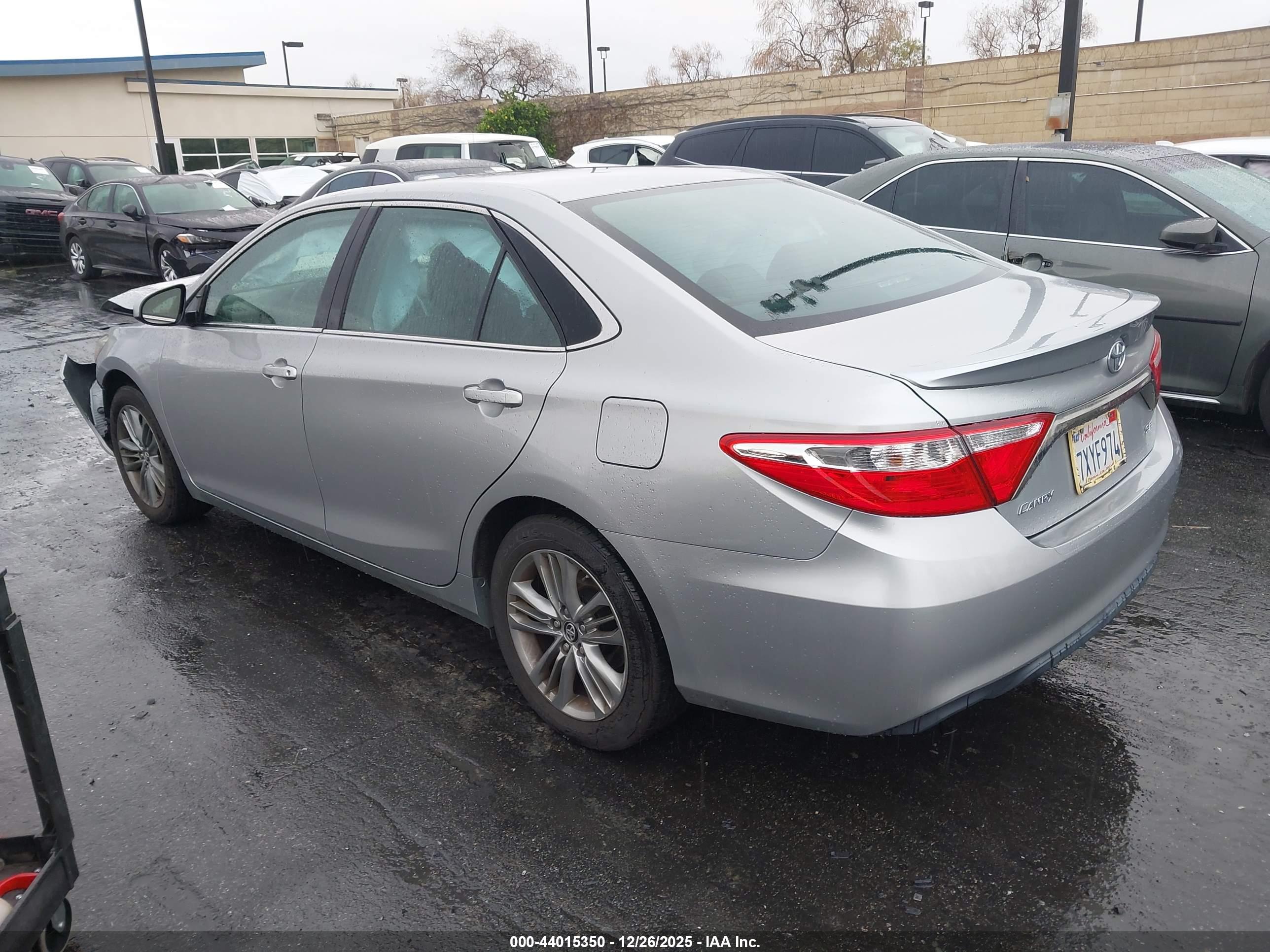 TOYOTA CAMRY image 3