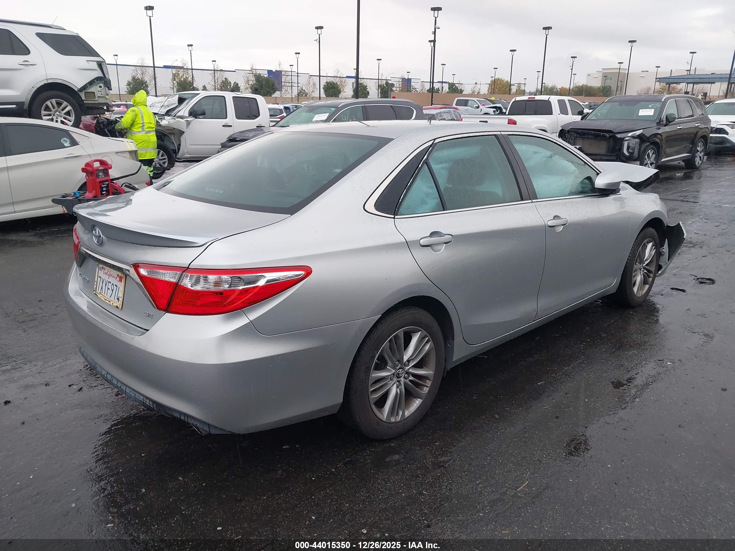 TOYOTA CAMRY image 4
