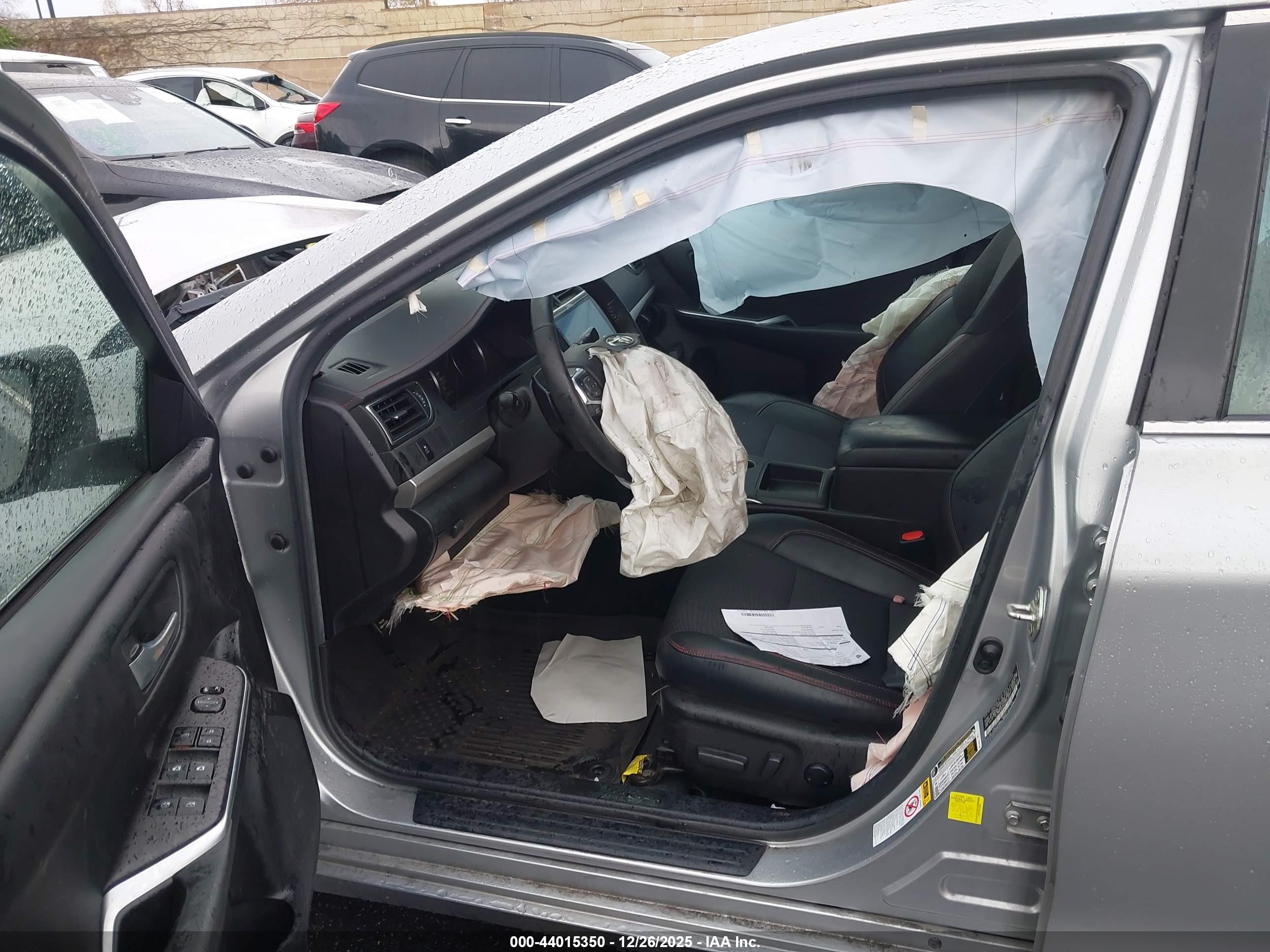 TOYOTA CAMRY image 5