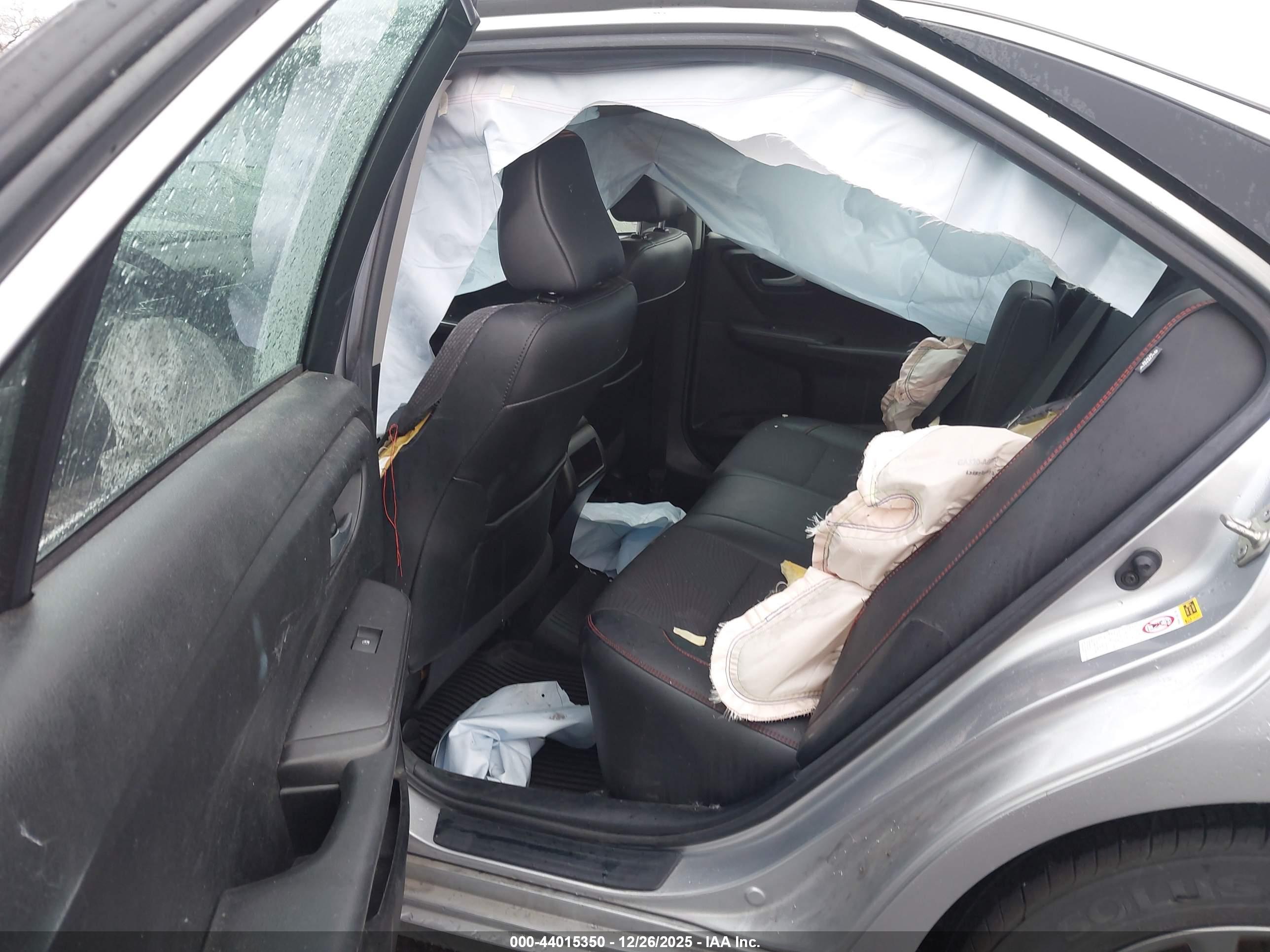 TOYOTA CAMRY image 8