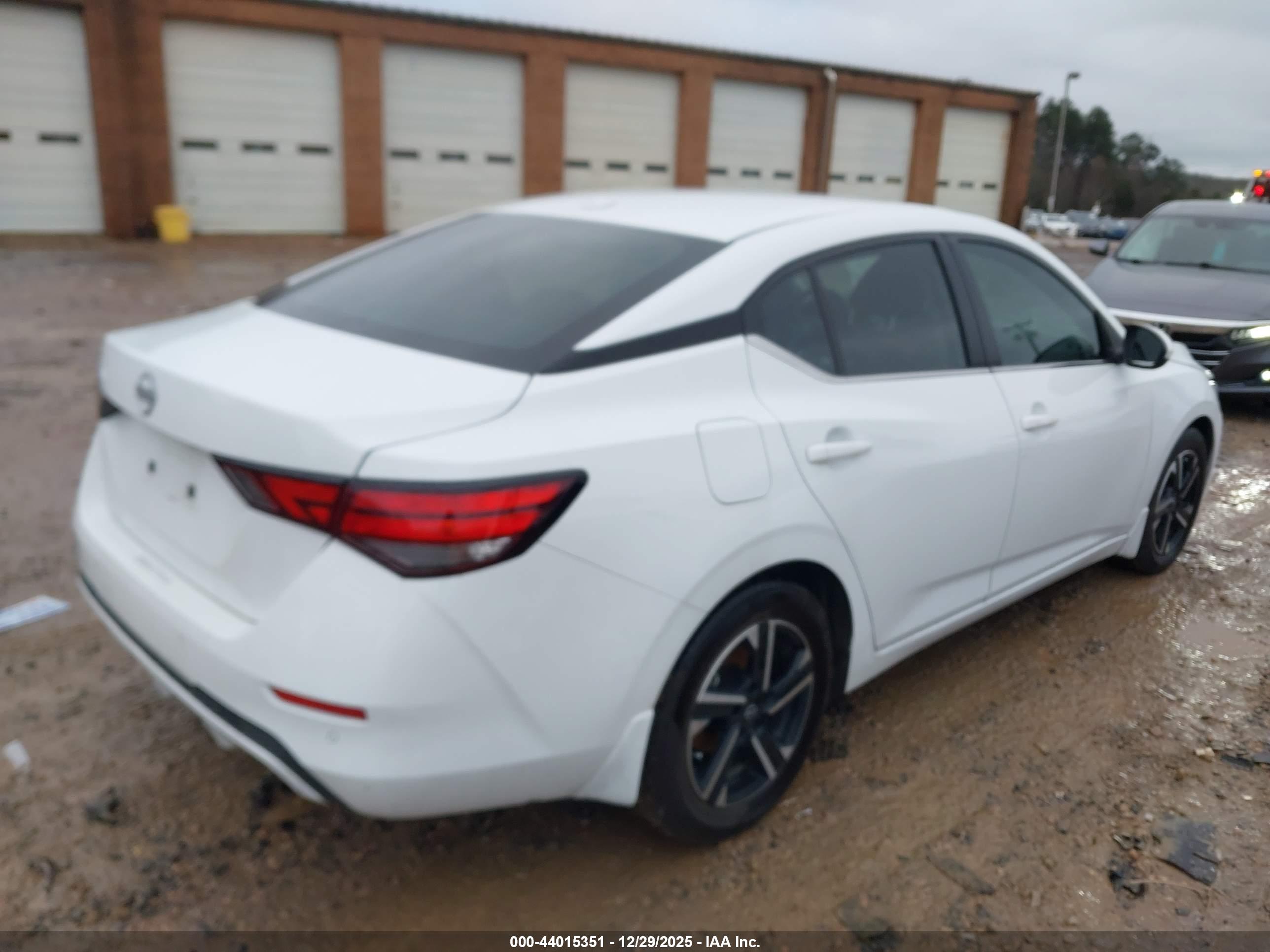 NISSAN SENTRA image 4