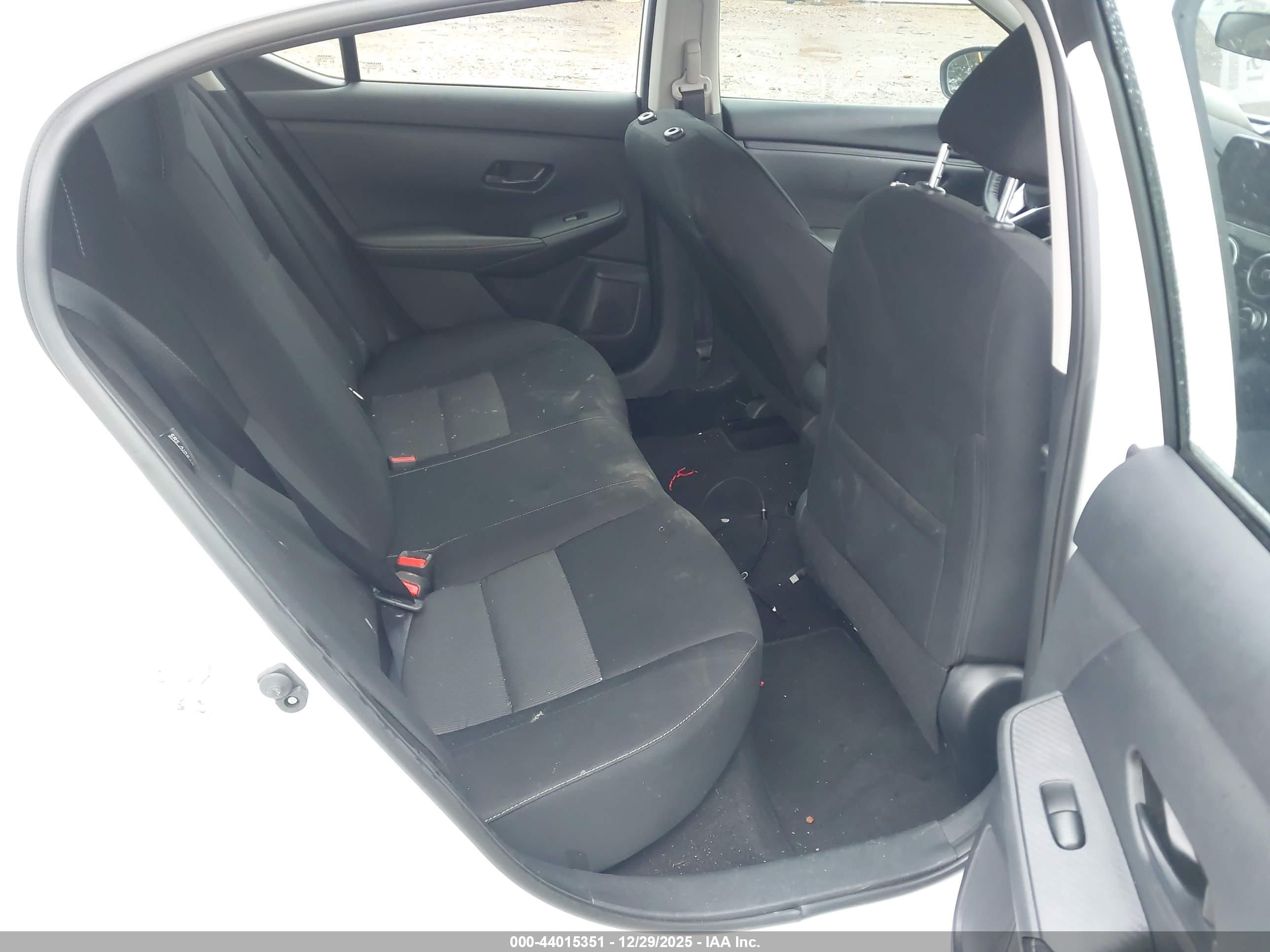 NISSAN SENTRA image 8