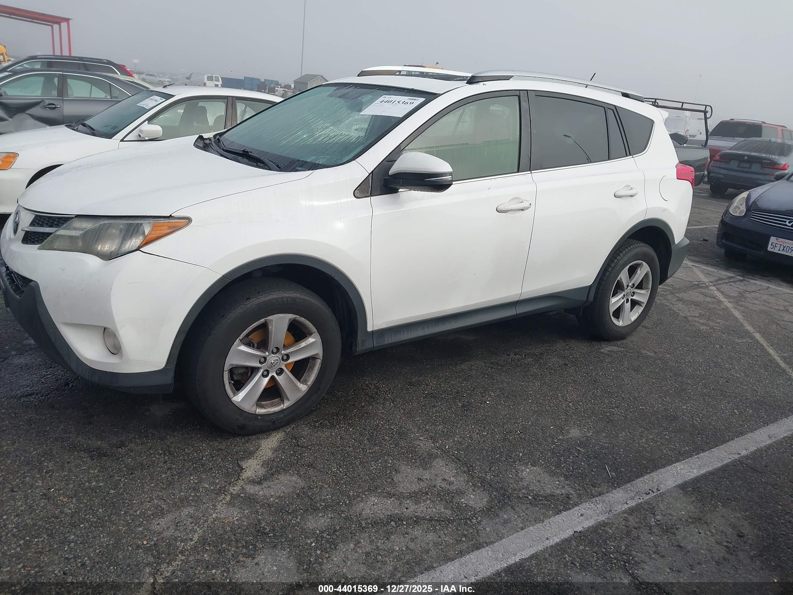 TOYOTA RAV4 image 2