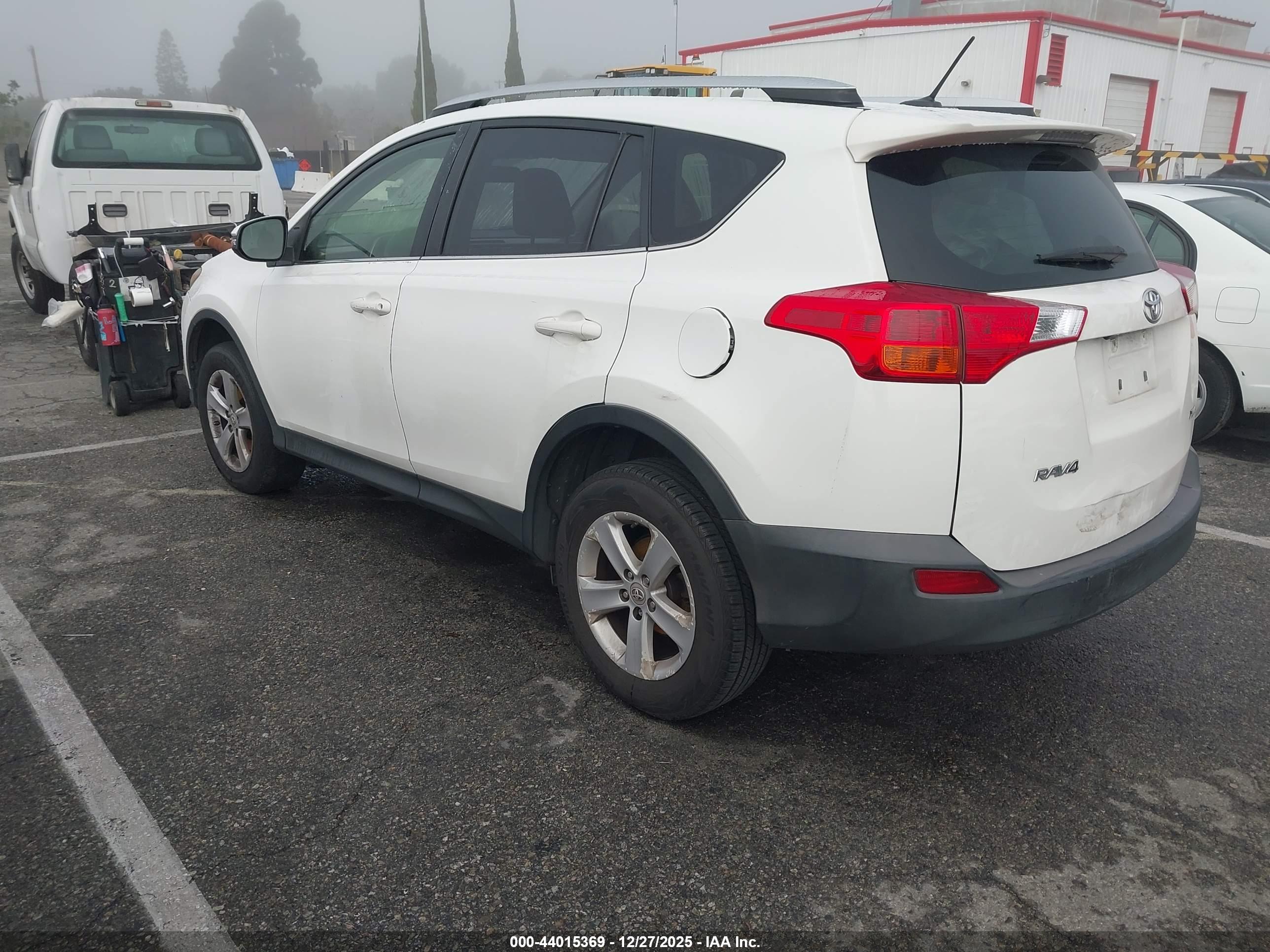 TOYOTA RAV4 image 3