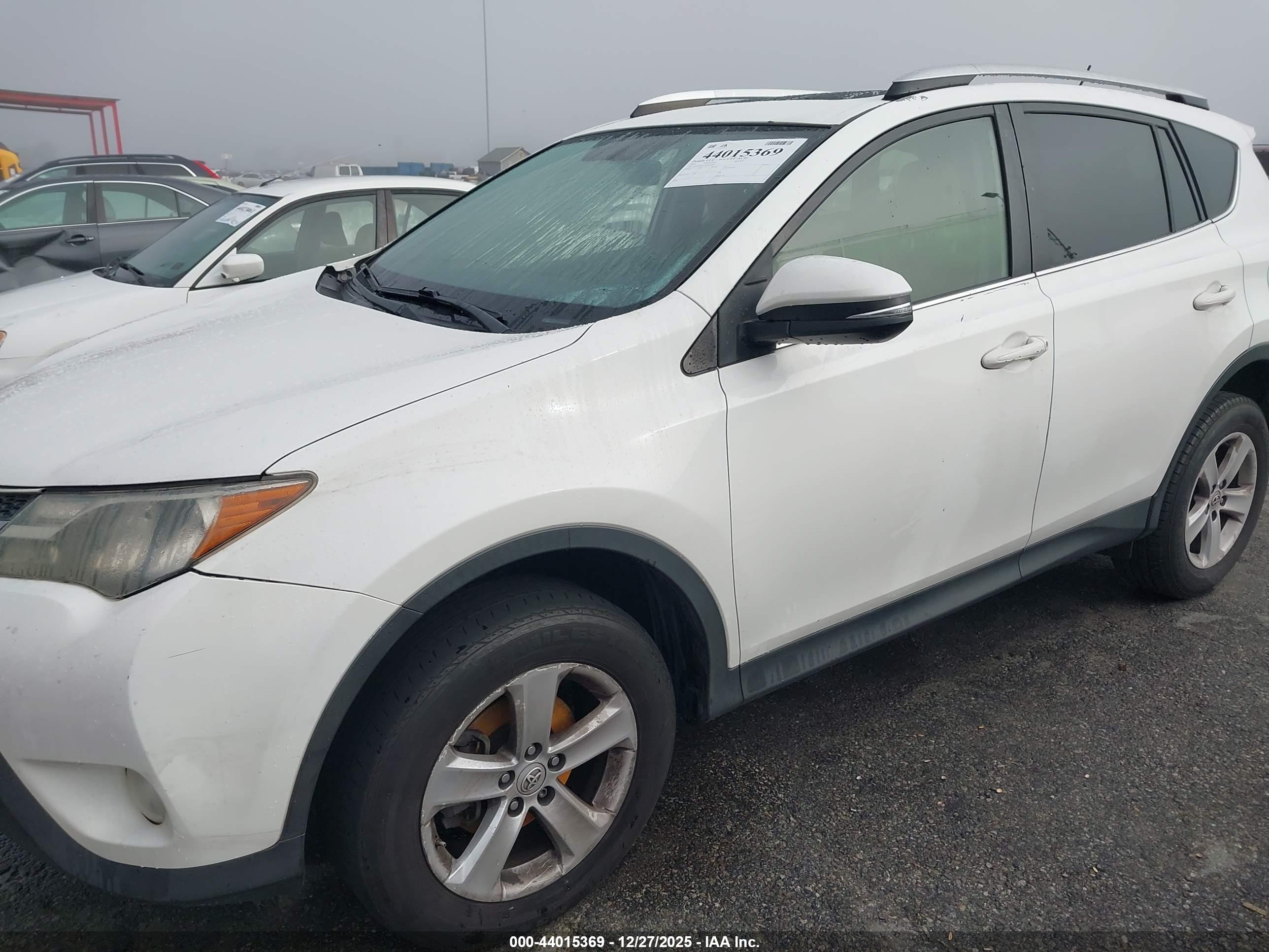 TOYOTA RAV4 image 6