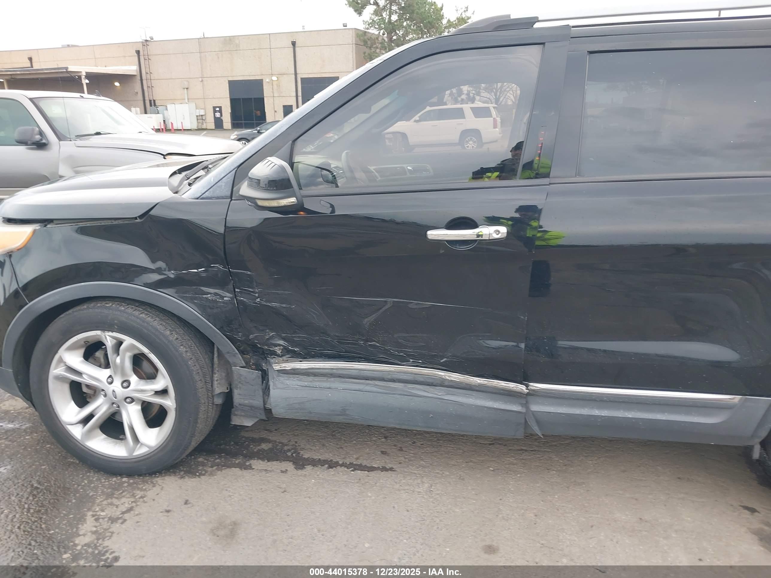 FORD EXPLORER image 6