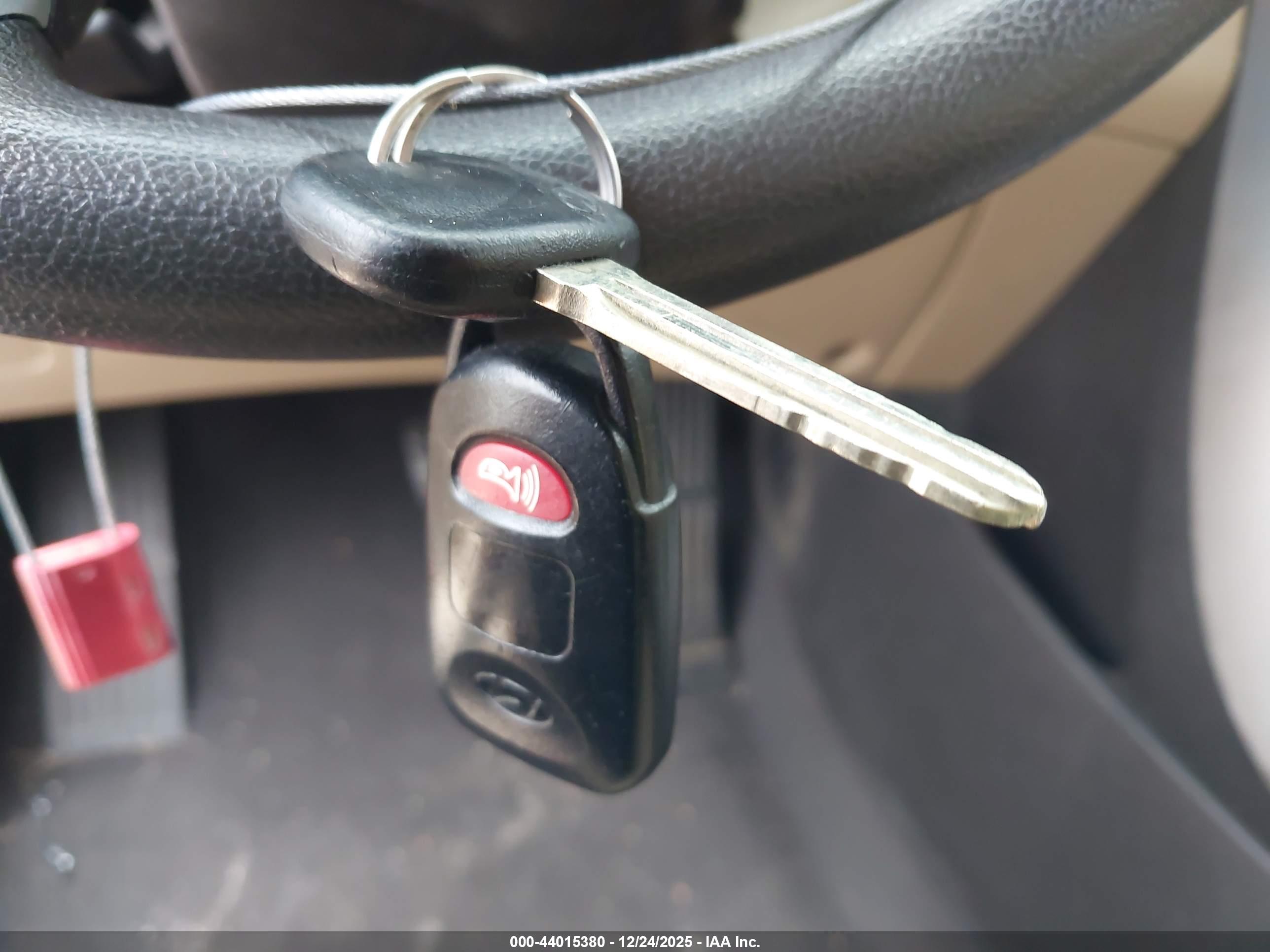 HYUNDAI ELANTRA image 11