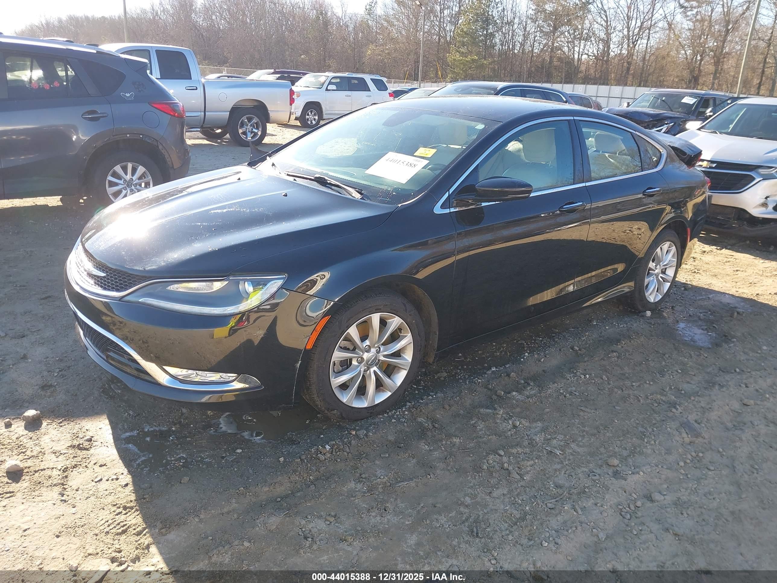 CHRYSLER 200 image 2