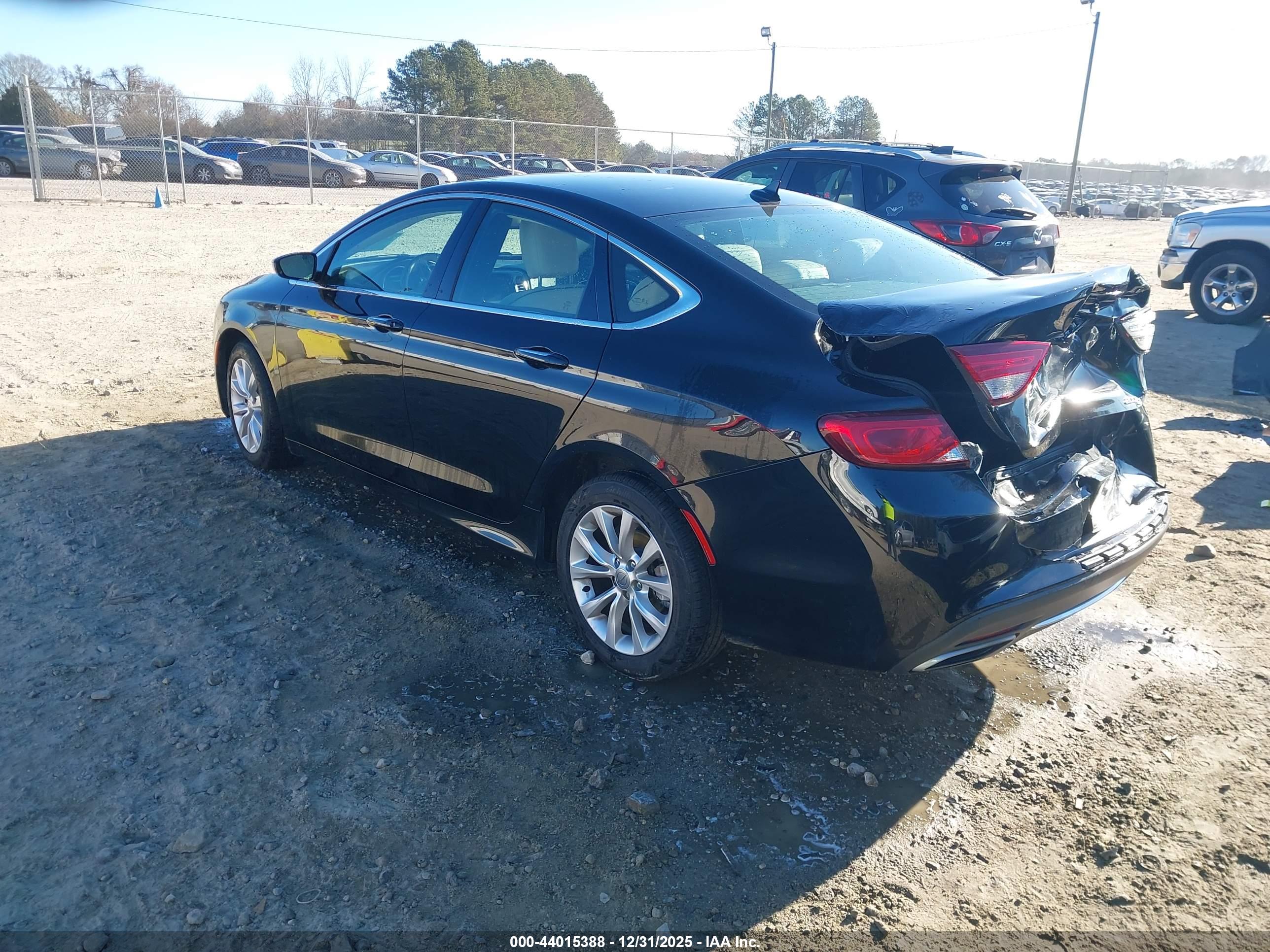 CHRYSLER 200 image 3